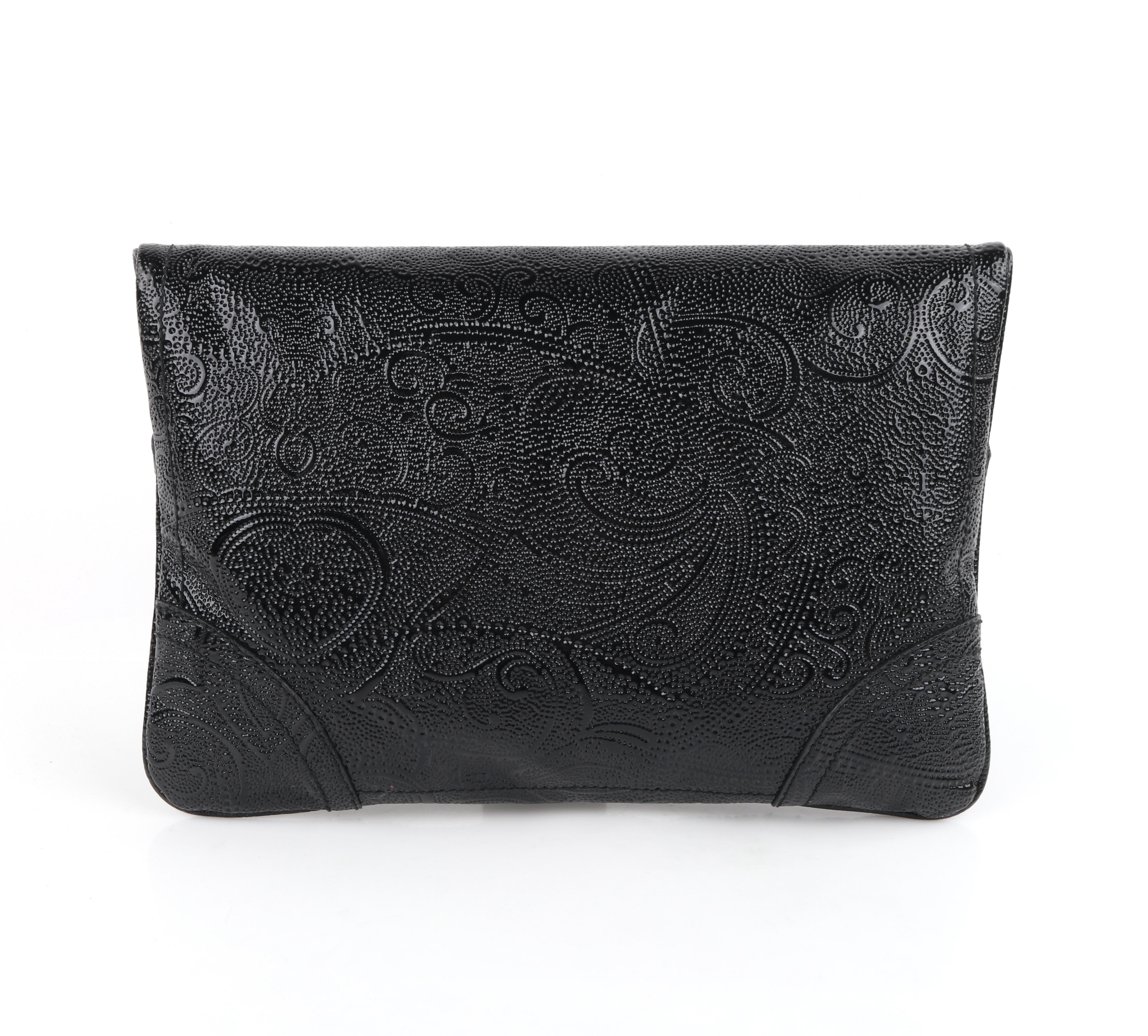 ALEXANDER McQUEEN c.2008 Black Leather Paisley Embossed Large Clutch Purse Bag For Sale 1