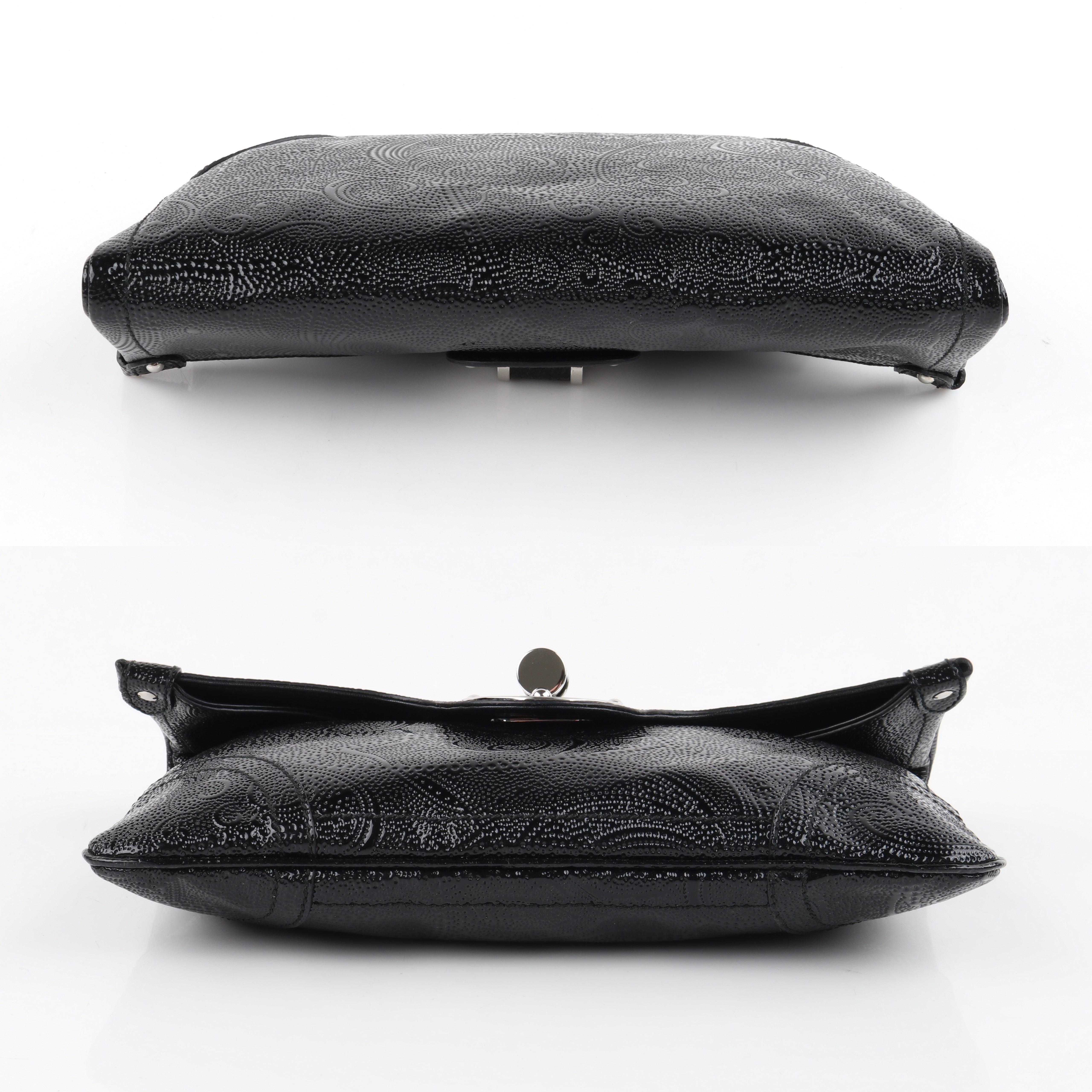 ALEXANDER McQUEEN c.2008 Große Clutch-Handtasche aus schwarzem Leder mit Paisleymuster im Angebot 2