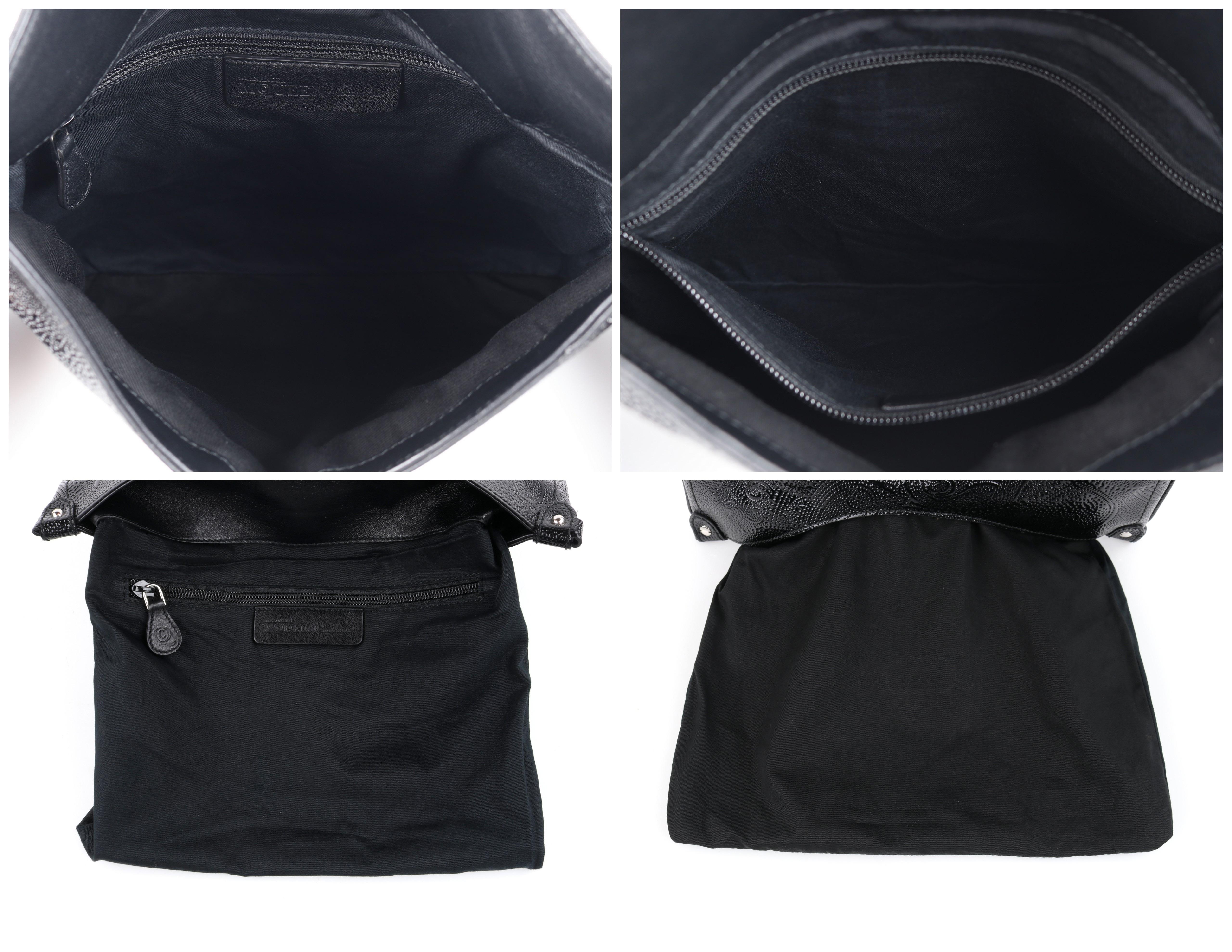ALEXANDER McQUEEN c.2008 Große Clutch-Handtasche aus schwarzem Leder mit Paisleymuster im Angebot 4
