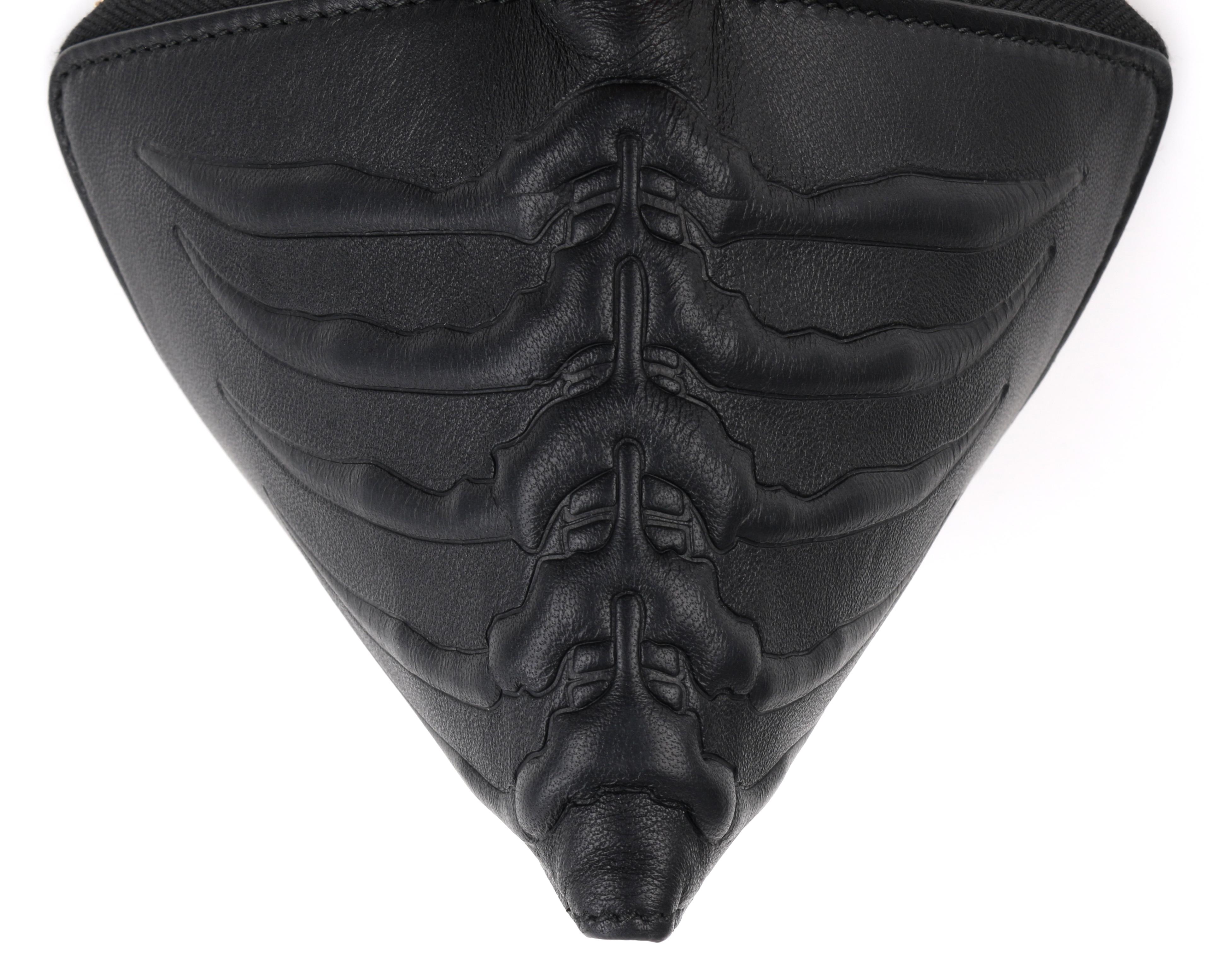 ALEXANDER McQUEEN c.2008 Black Leather Rib Cage Zip Around Coin Card Case NWT In New Condition In Thiensville, WI