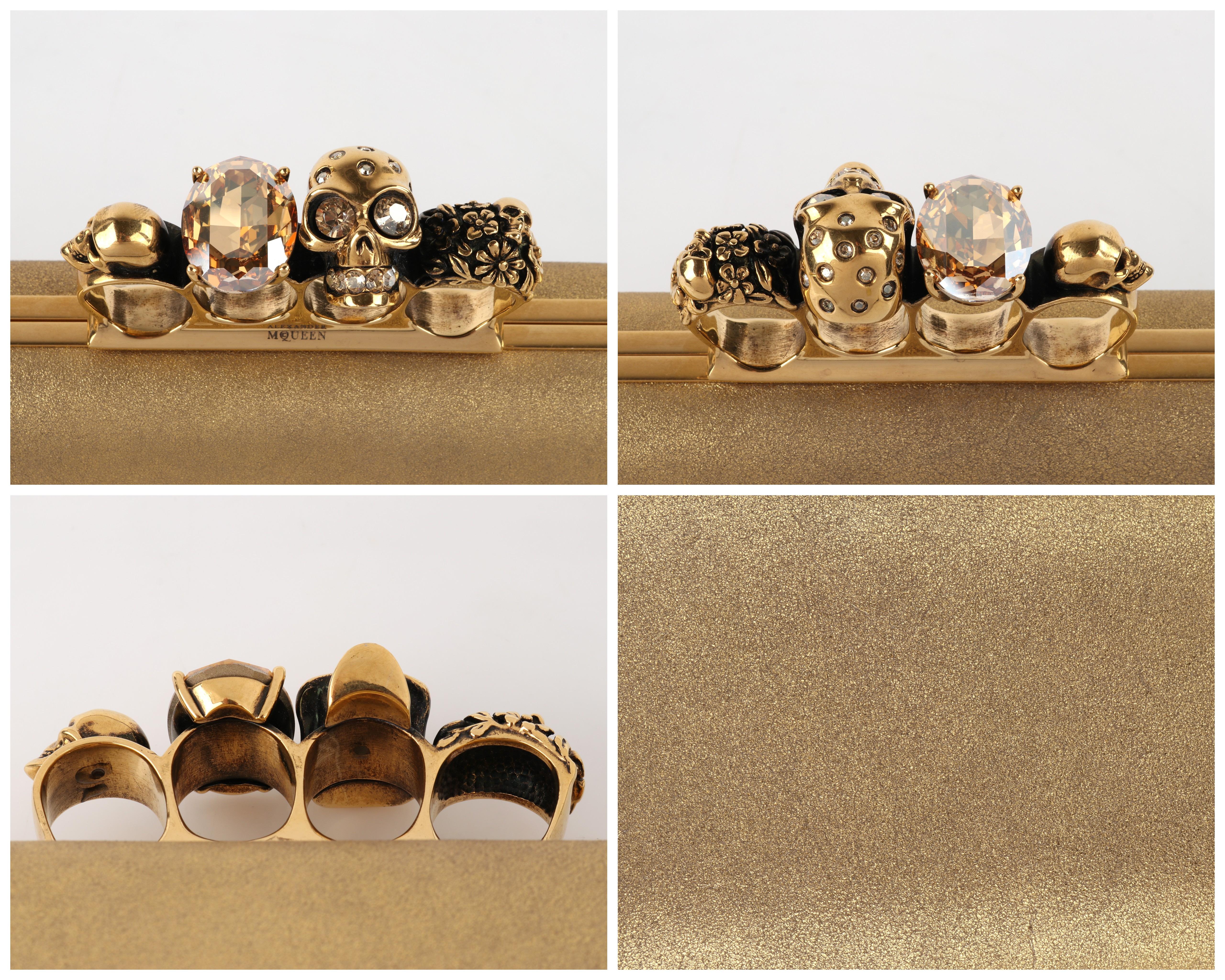 ALEXANDER McQUEEN ca. 2013 Duster-Clutch aus goldenem Glitterleder mit Metallknuckle im Angebot 4