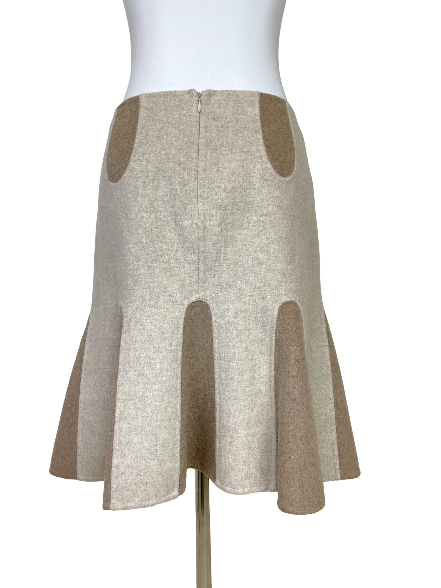 Alexander McQueen Skirt
F/W 2004
Size: 42
Materials: 100% Cashmere
Measures: Waist 40cm / Lenght 53cm
-
NO RETURNS
