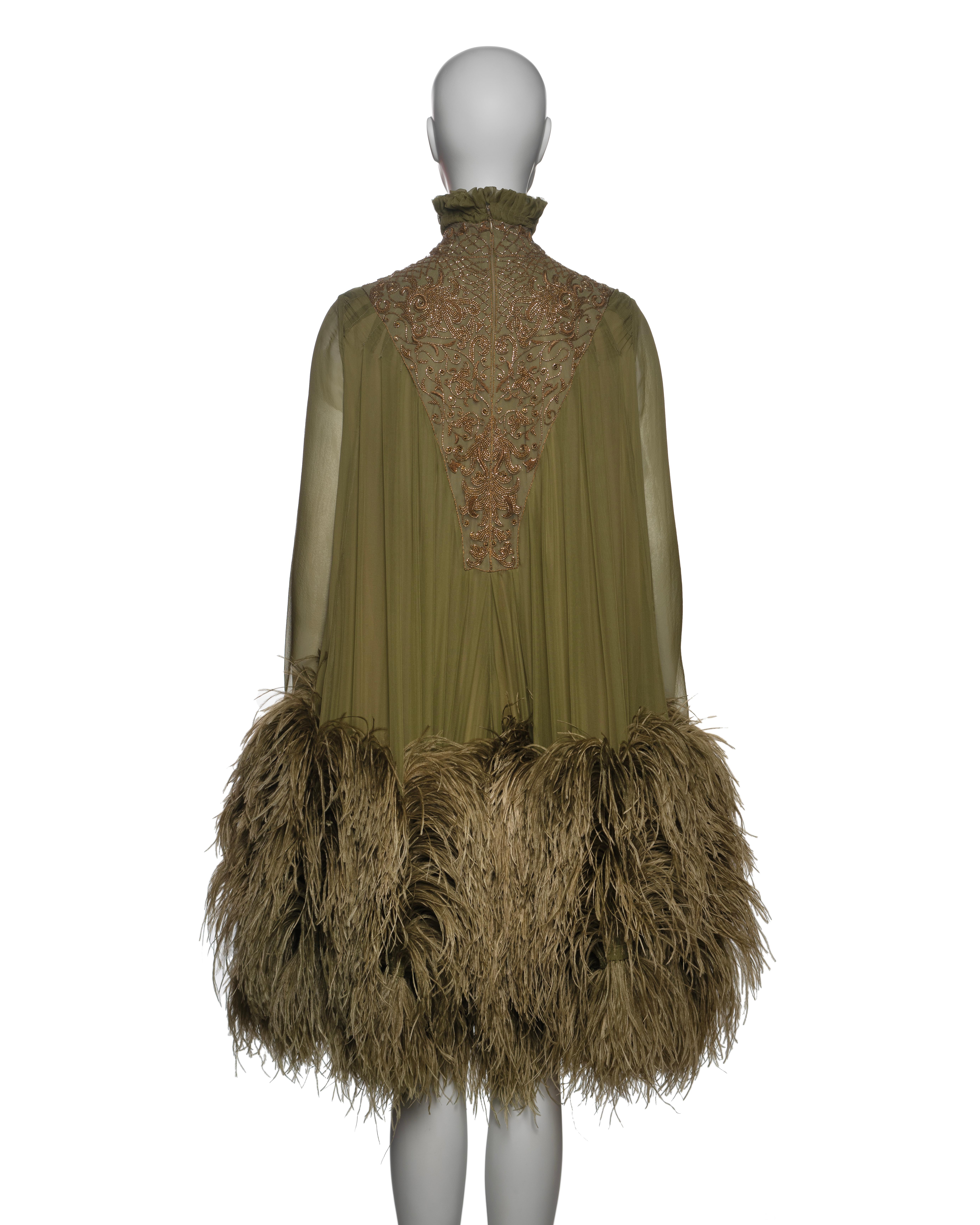 Alexander McQueen Vestido de gasa adornado con plumas de avestruz, FW 2006 en venta 5