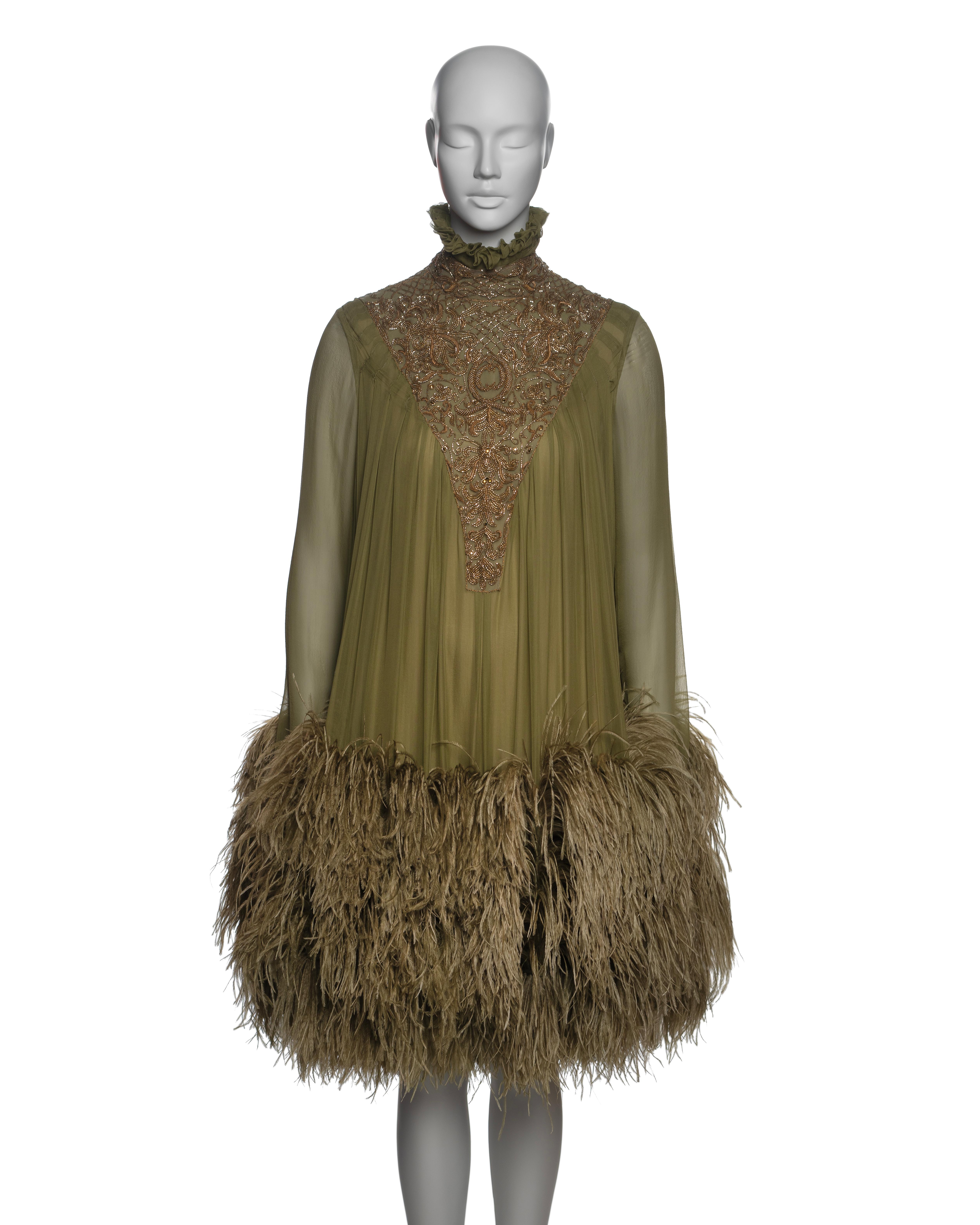Alexander McQueen Vestido de gasa adornado con plumas de avestruz, FW 2006 Marrón en venta