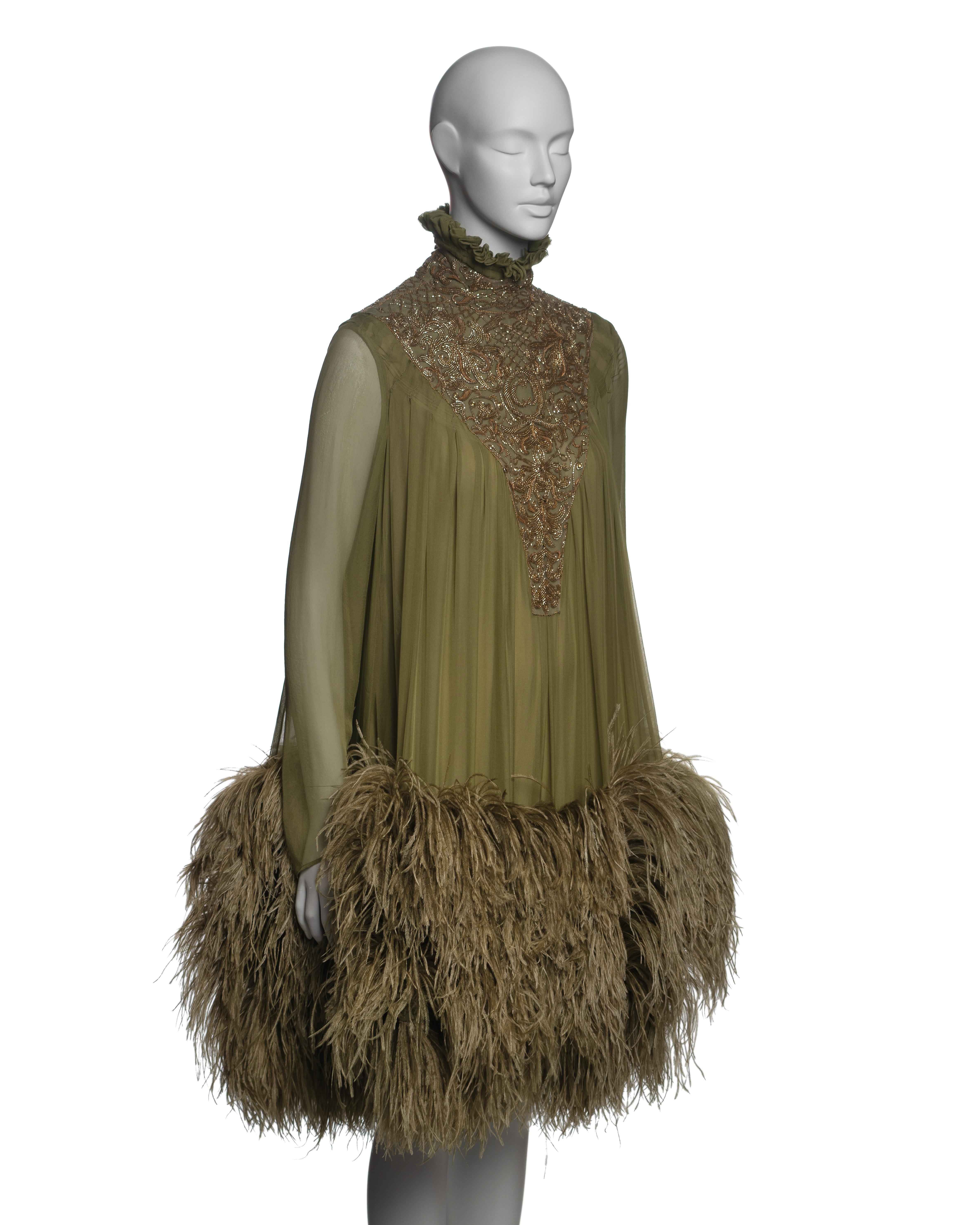 Alexander McQueen Vestido de gasa adornado con plumas de avestruz, FW 2006 en venta 1