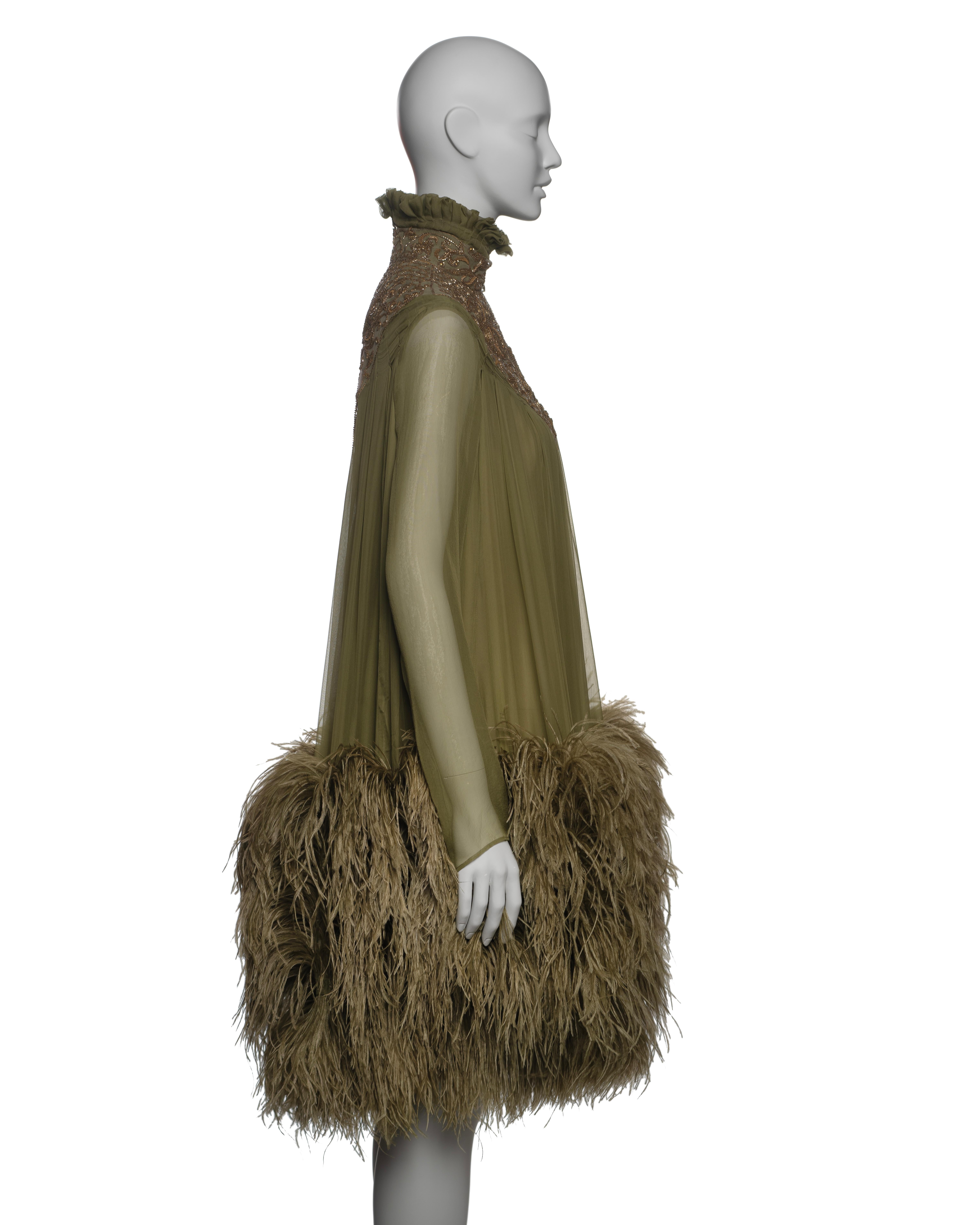 Alexander McQueen Vestido de gasa adornado con plumas de avestruz, FW 2006 en venta 3