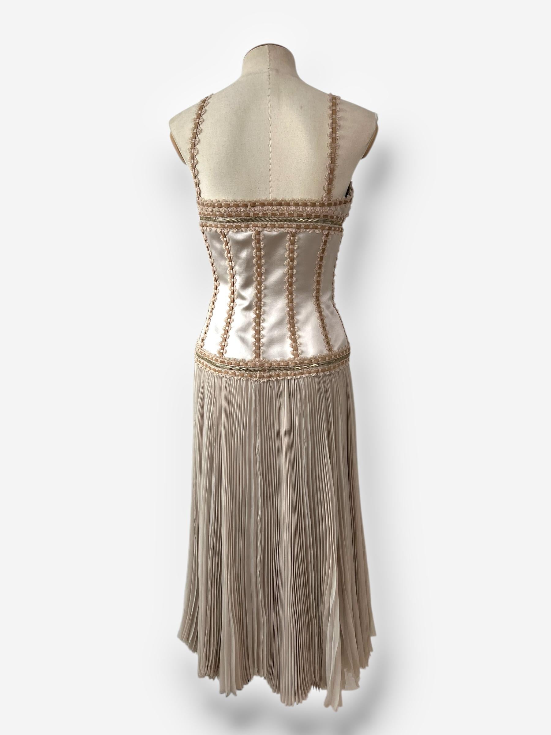 Alexander McQueen - Vestito a bustino con dettaglio lucchetto - Autunno/Inverno 200 in vendita 1
