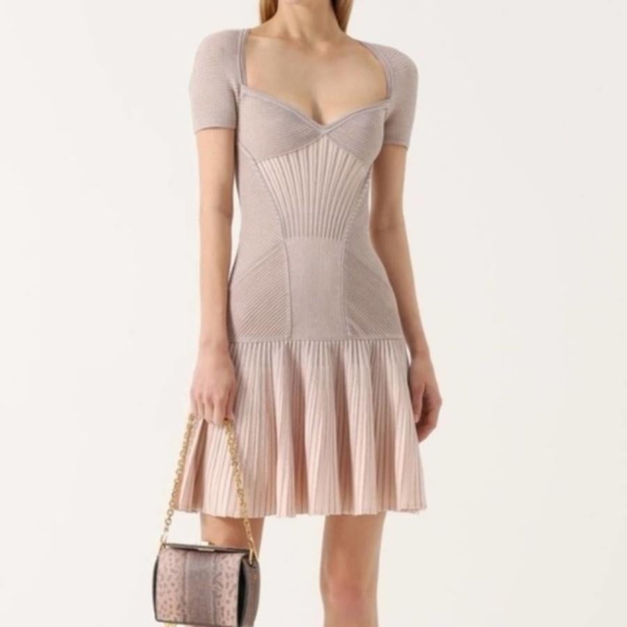 Alexander McQueen Corset Pink Pearl Striped Knit Metallic Cocktail Mini Dress In Excellent Condition For Sale In PARIS, FR