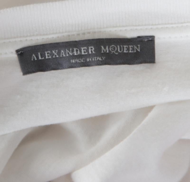 Alexander McQueen Baumwoll-T-Shirt mit floraler Stickerei und Seidenärmel in Übergröße S im Zustand „Gut“ im Angebot in Dubai, Al Qouz 2