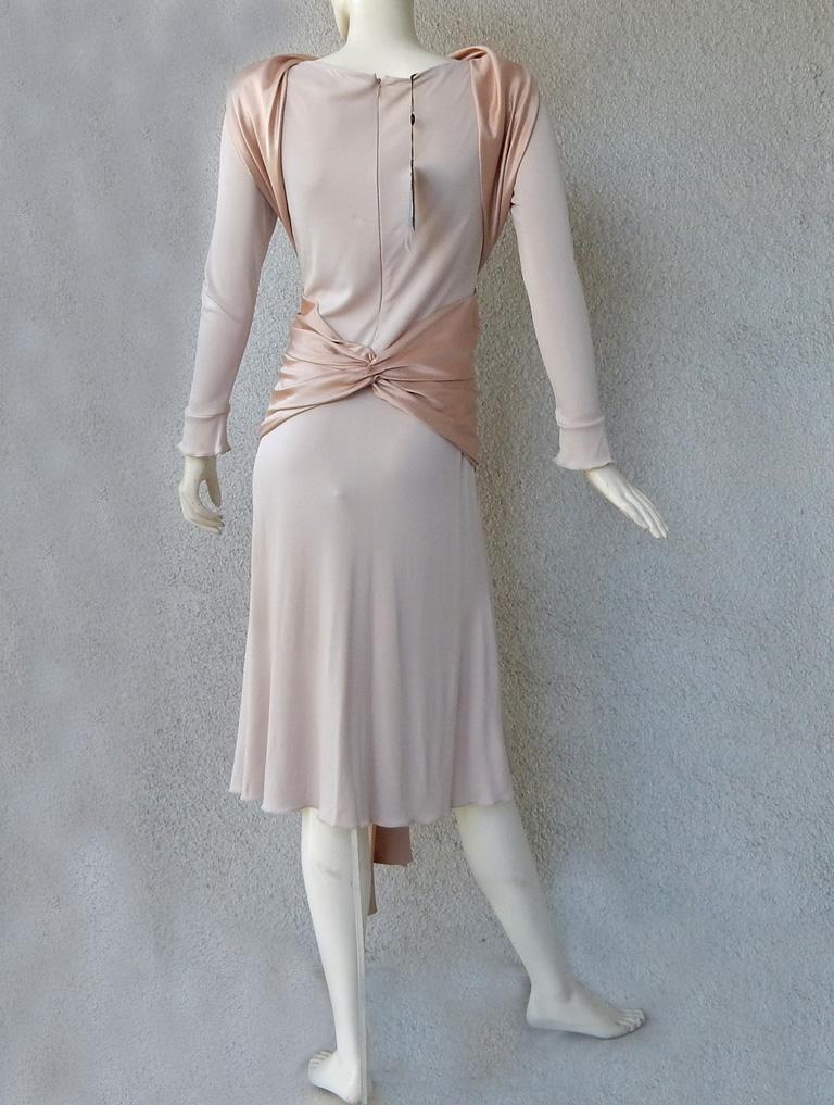 Alexander McQueen begehrtes Laufsteg-Kleid mit gedrehten Kleidern und Krawatte  NWT im Angebot 2