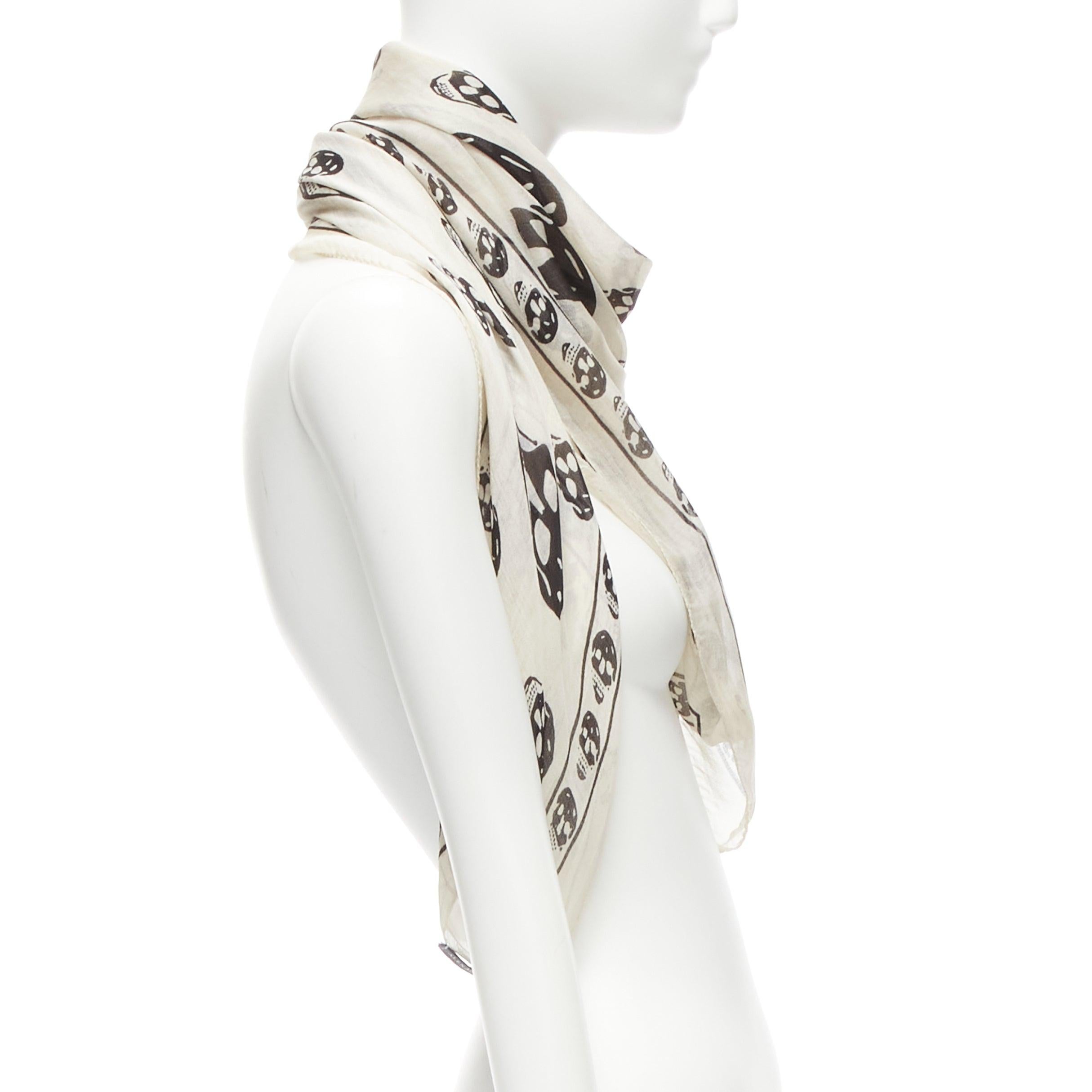 ALEXANDER MCQUEEN cream black skull print logo 100% silk scarf In Good Condition In Hong Kong, NT