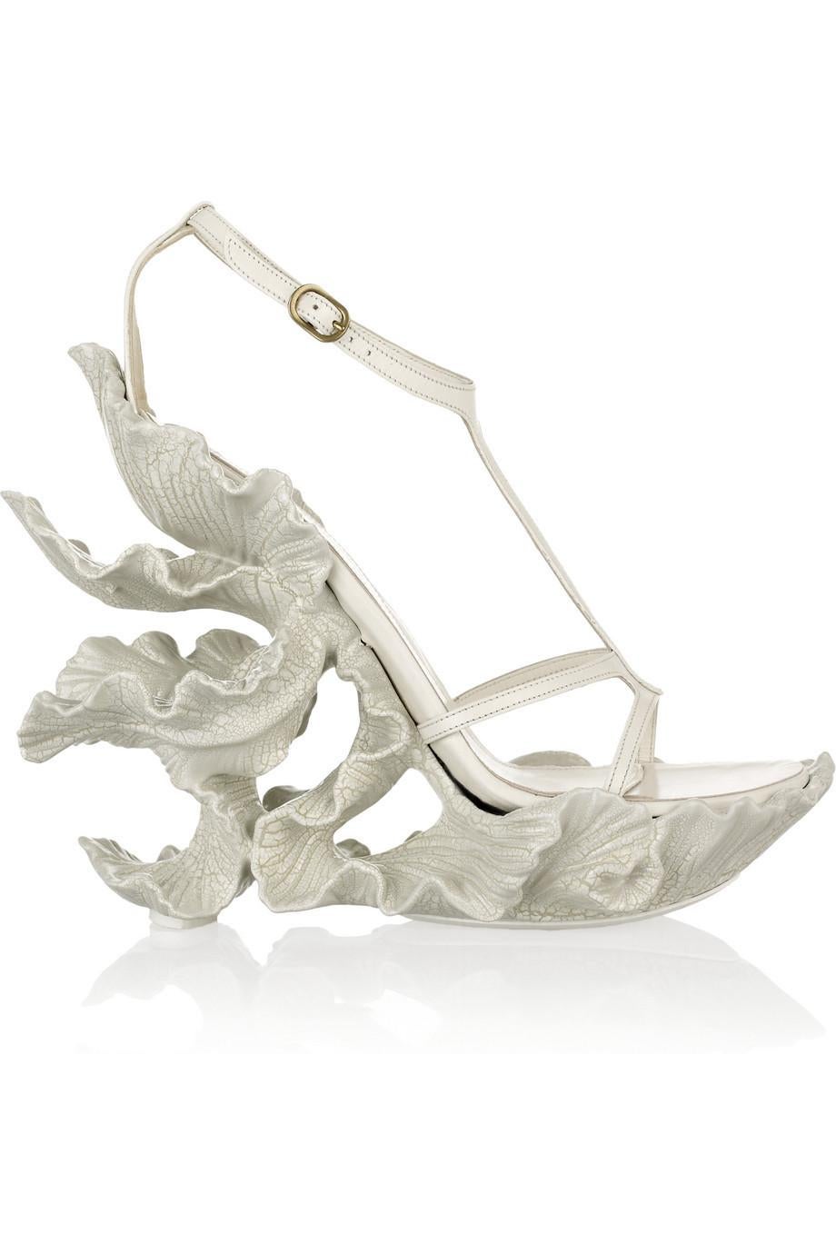 Alexander McQueen cream leather, sculpted resin leaf sandals with 6