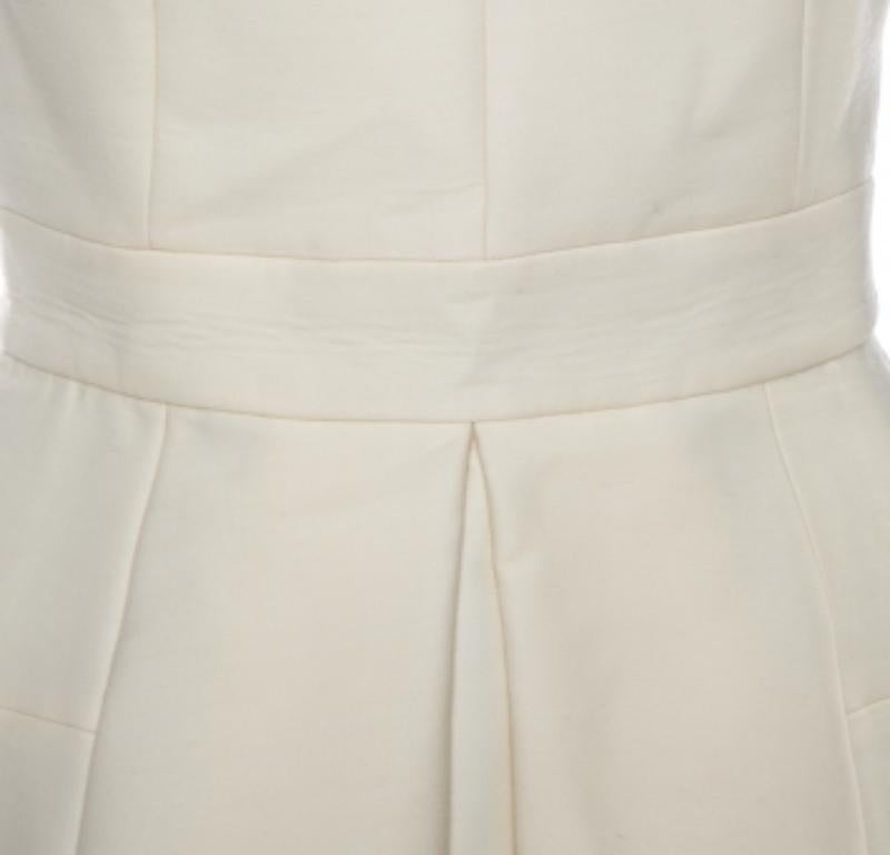 Alexander McQueen Cream V Neck Sleeveless Peplum Top M In Good Condition For Sale In Dubai, Al Qouz 2