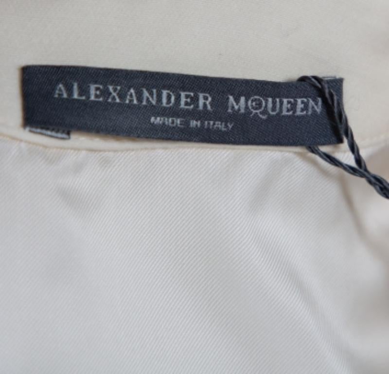 Alexander McQueen Cream V Neck Sleeveless Peplum Top M For Sale 1