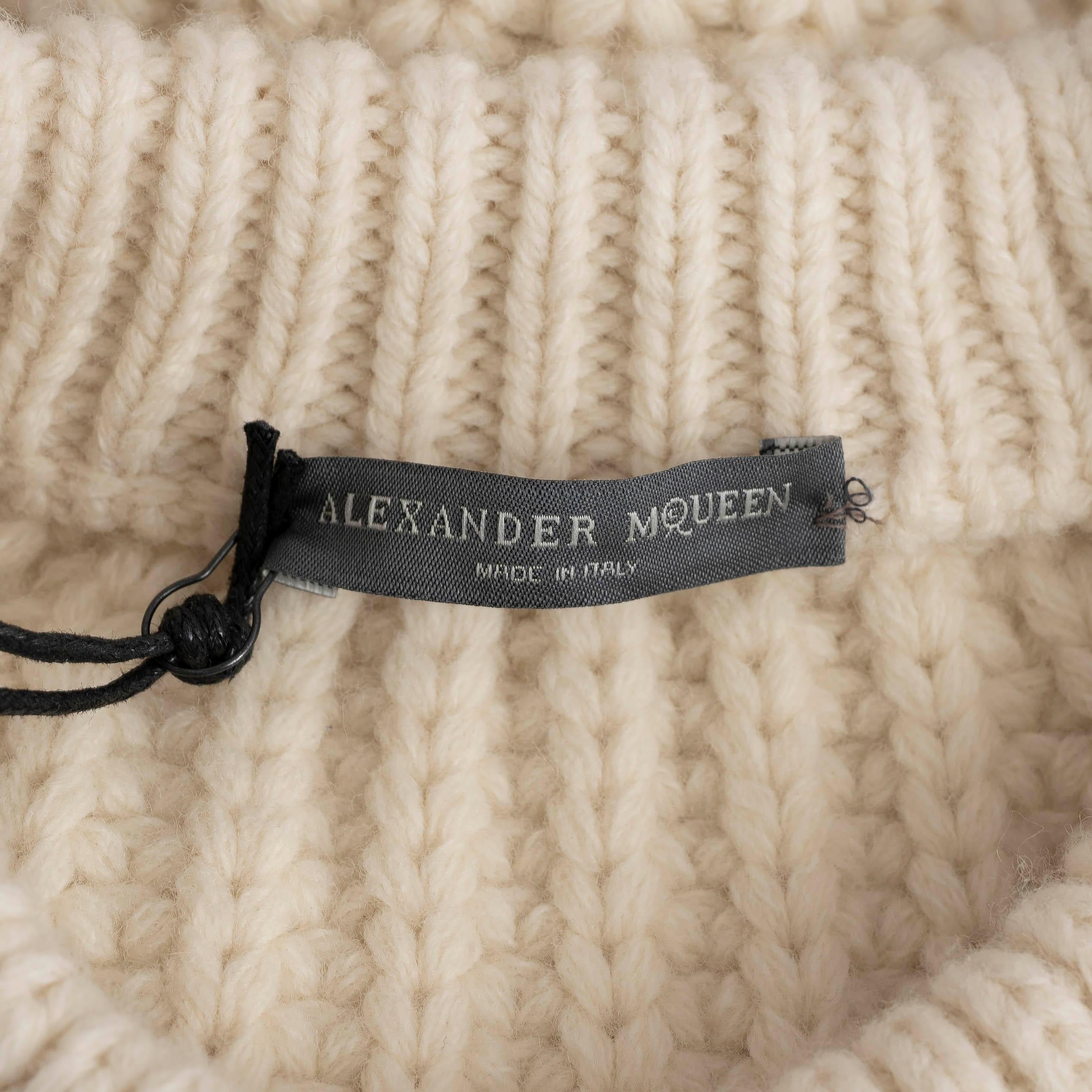 ALEXANDER MCQUEEN cream wool 2018 CHUNKY CABLE KNIT Sweater M For Sale 2