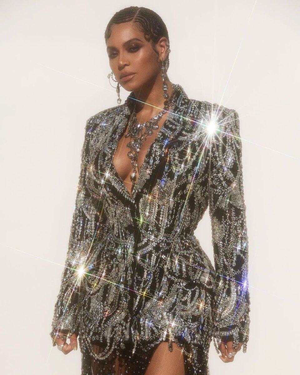 Spectacular Alexander Mcqueen SS 2022 Crystal Embellished Jacket Black For Sale 5