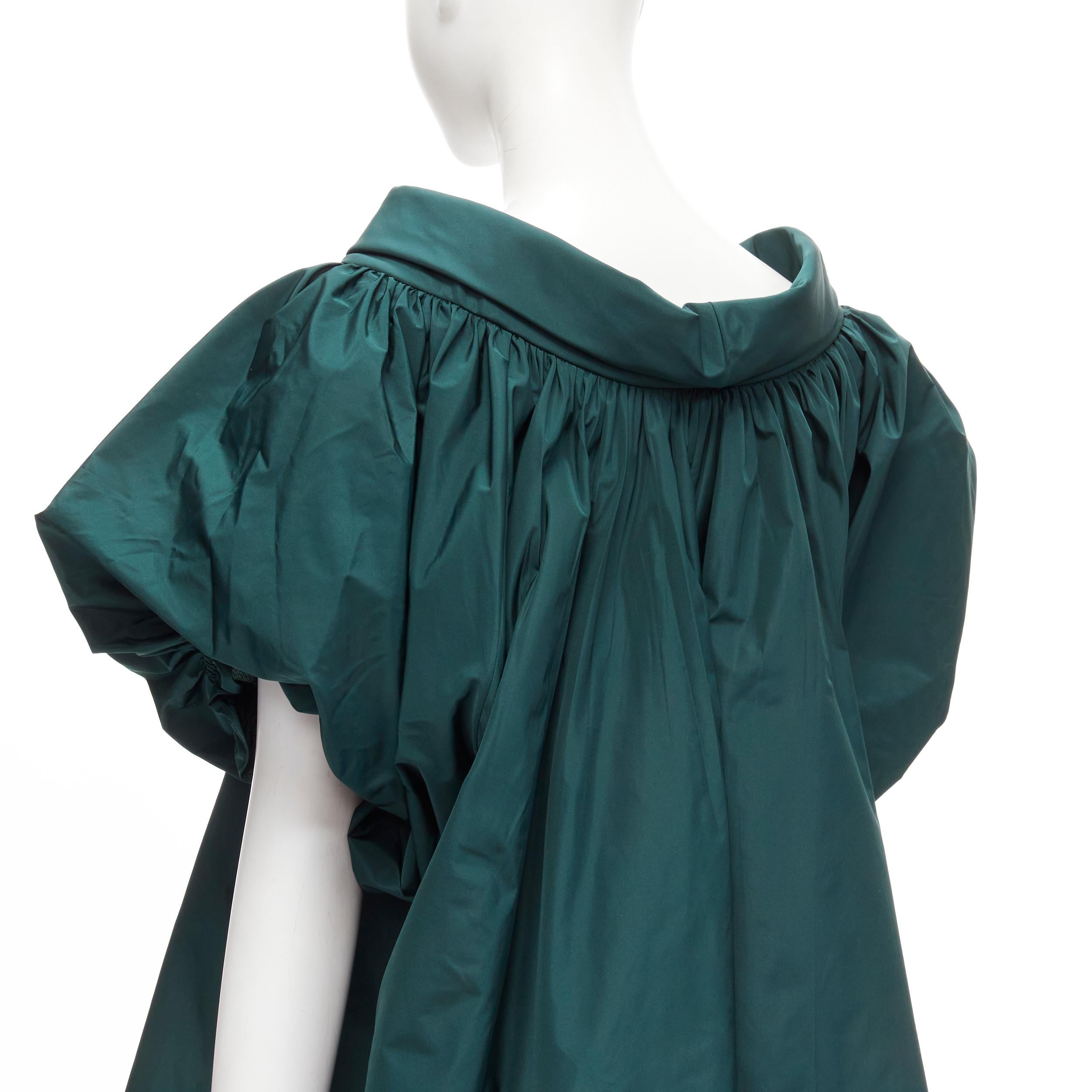 ALEXANDER McQueen top verde scuro con maniche a sbuffo e collo alto IT38 XS in vendita 3