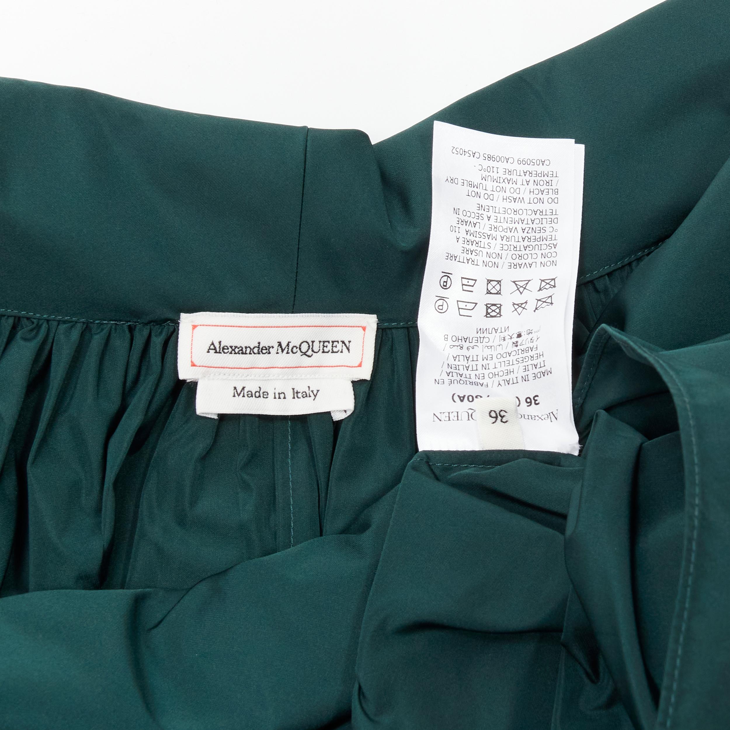 ALEXANDER McQueen top verde scuro con maniche a sbuffo e collo alto IT38 XS in vendita 4
