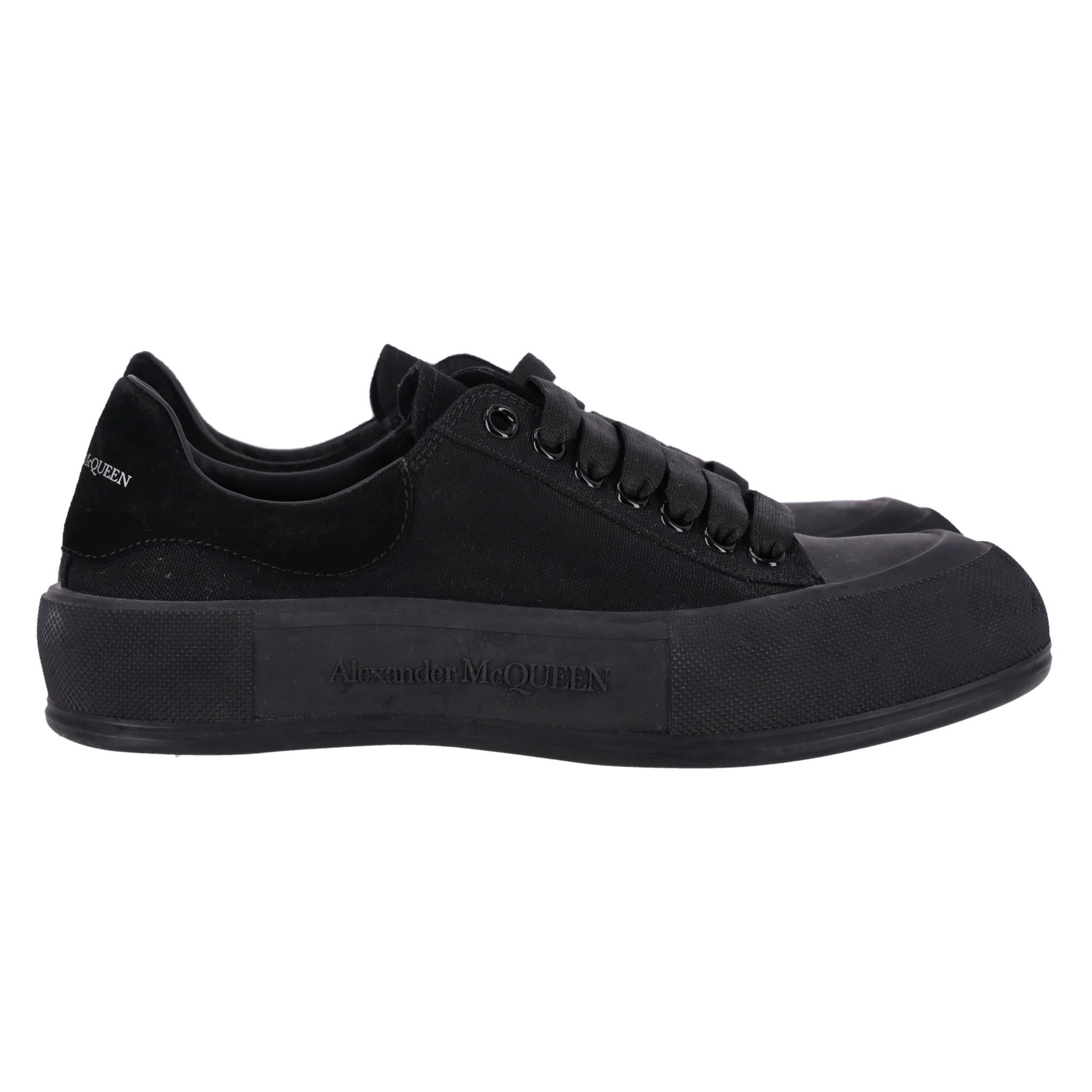 Alexander McQueen Deck Skate Plimsoll Sneakers In Excellent Condition For Sale In London, GB