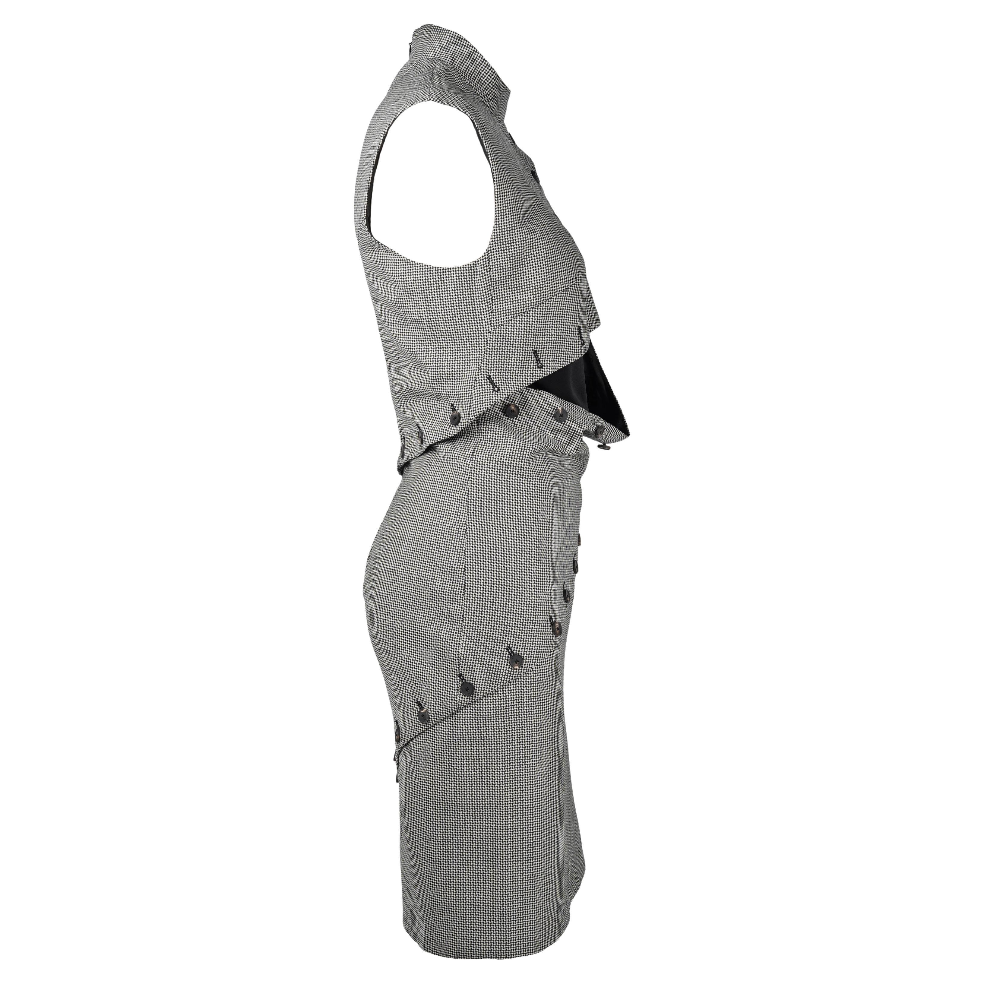 Alexander McQueen Deconstructed Cut-Out Tailoring Dress, Pre-Fall 2013 (IT 44) In Excellent Condition For Sale In Berlin, DE