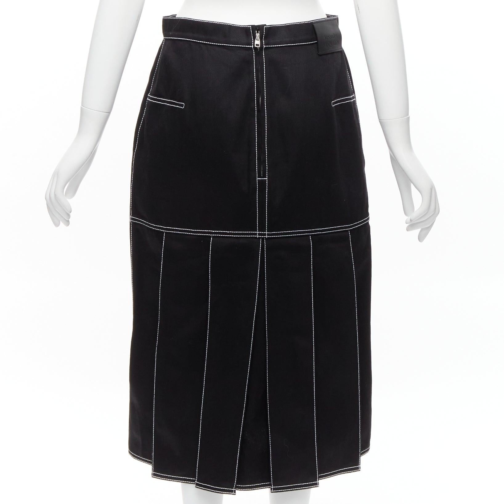 Black ALEXANDER MCQUEEN denim back pleat white topstitch leather tag skirt IT44 L For Sale