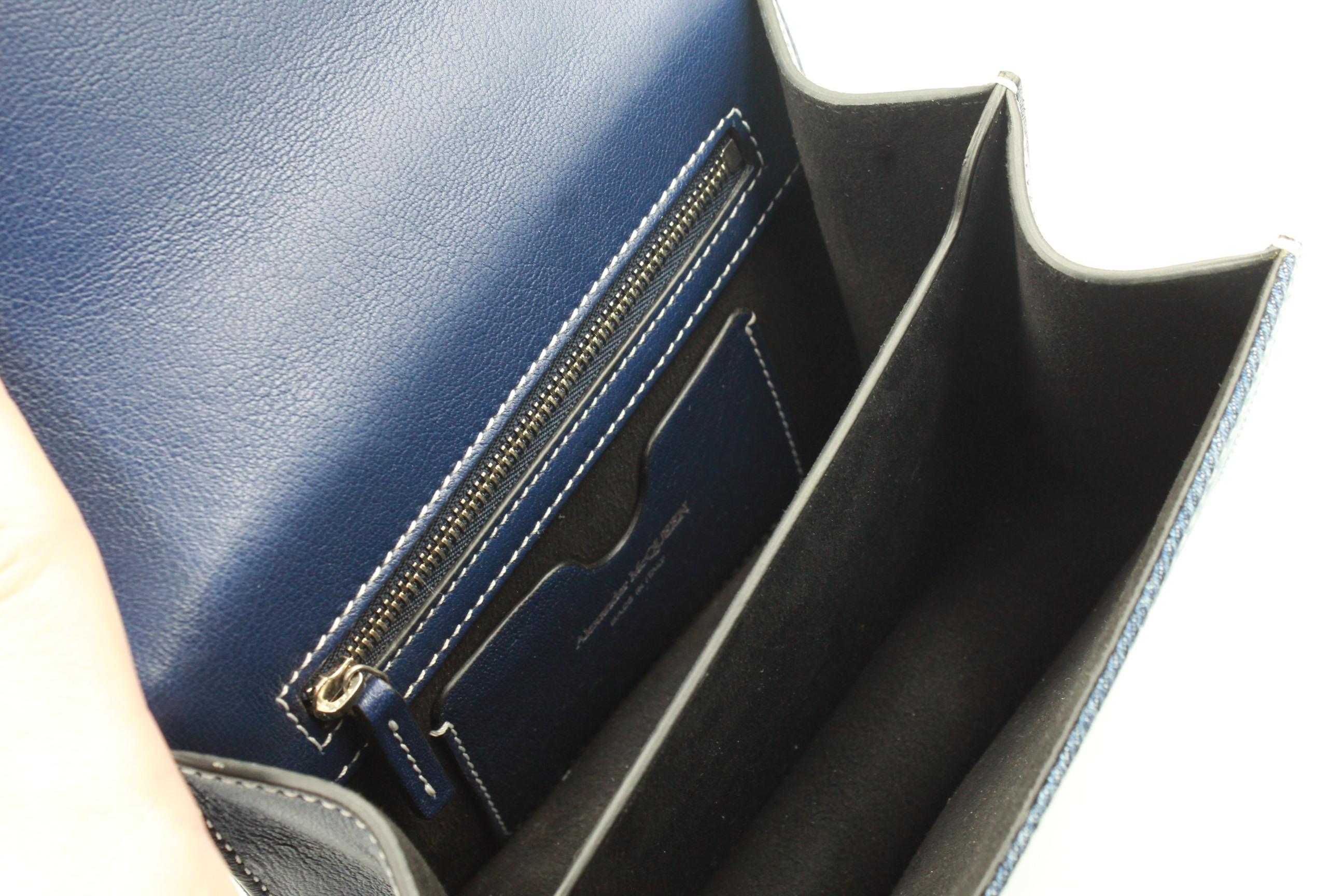 Women's or Men's Alexander McQueen denim handbag with american point For Sale