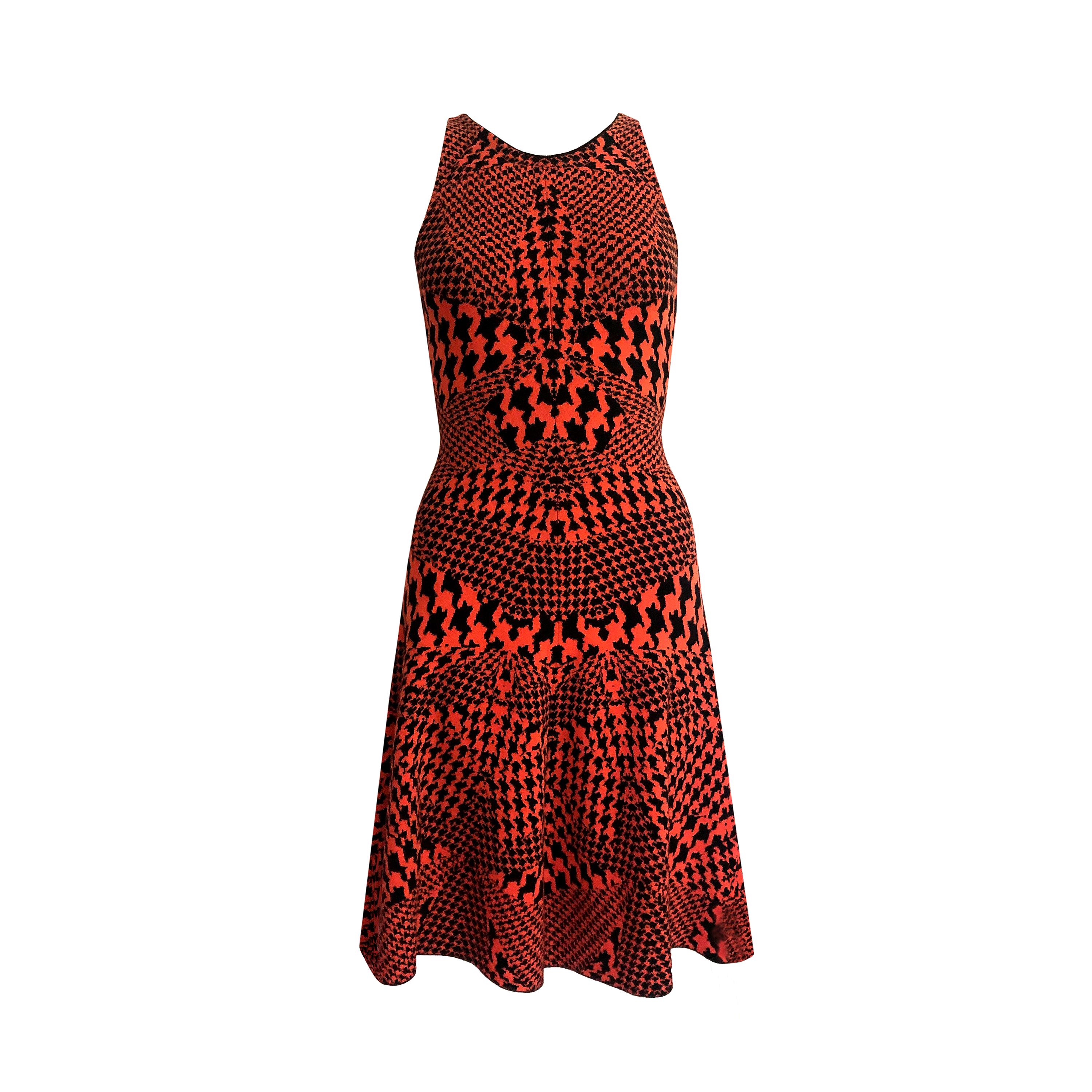 Alexander McQueen Dress - Multi Dogtooth Knit - Burnt Orange + Black For Sale 3