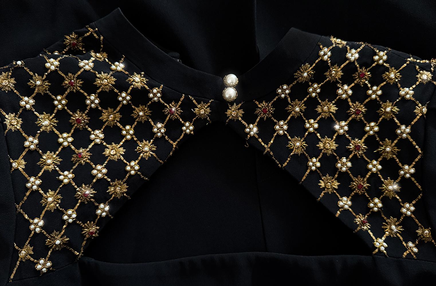 Alexander McQueen Verschönertes Schwarzes Kleid im Angebot 6