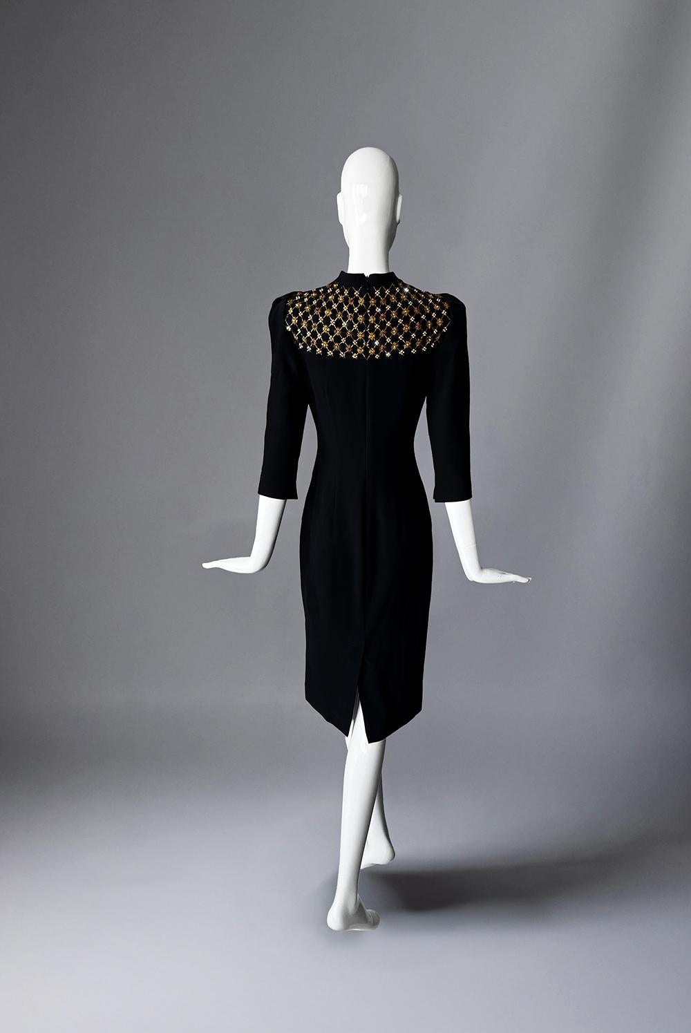 Alexander McQueen Verschönertes Schwarzes Kleid im Angebot 4