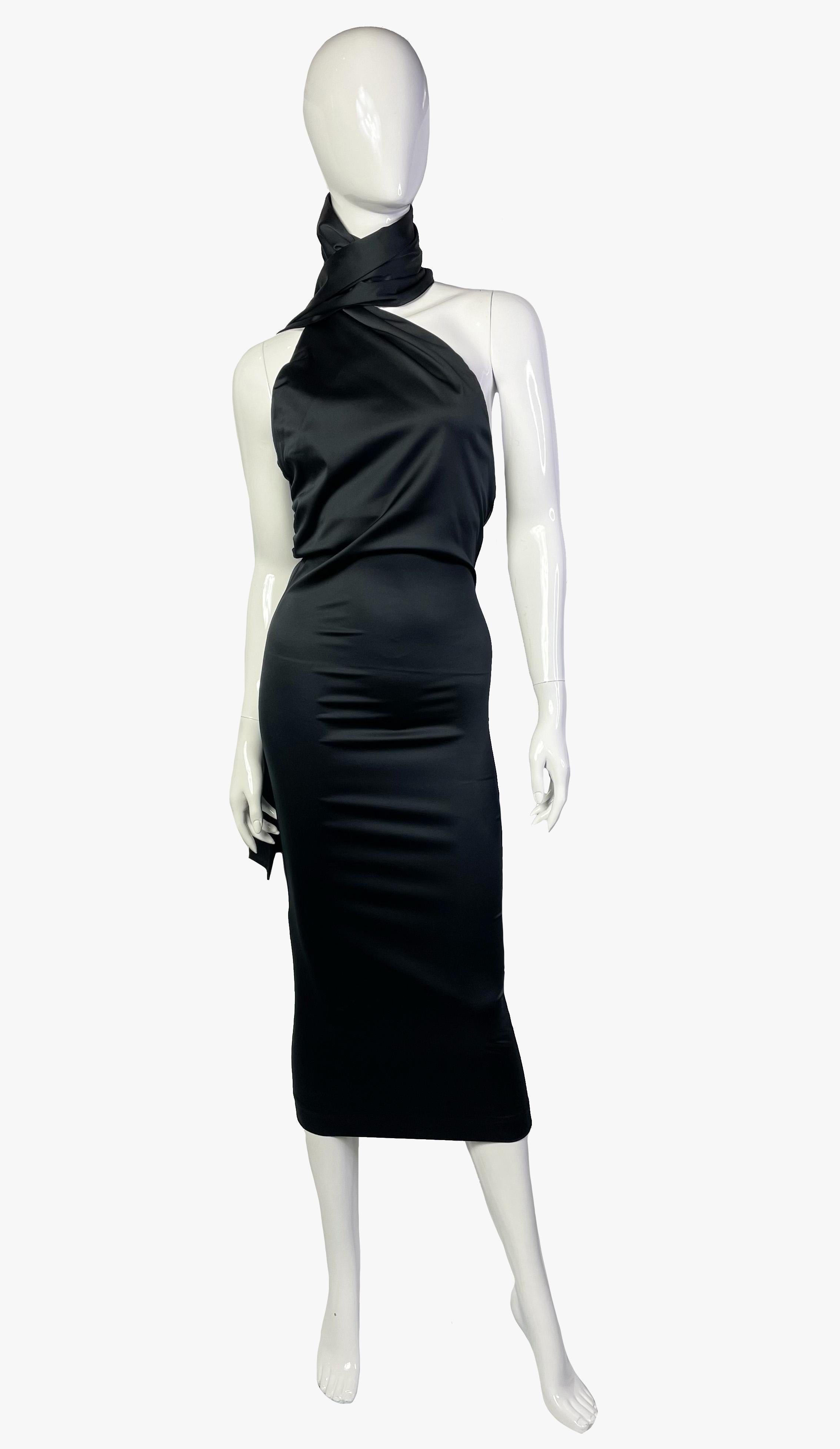 Alexander Mcqueen evening fitted dress, sleeveless, open back

Fabric is elastic. 

Size – IT38, XS-S

Length – 108 cm / 42,5”

Fabric –  92% poliester, 8% elastic

Condition – very good

........Additional information ........

- Photo might be