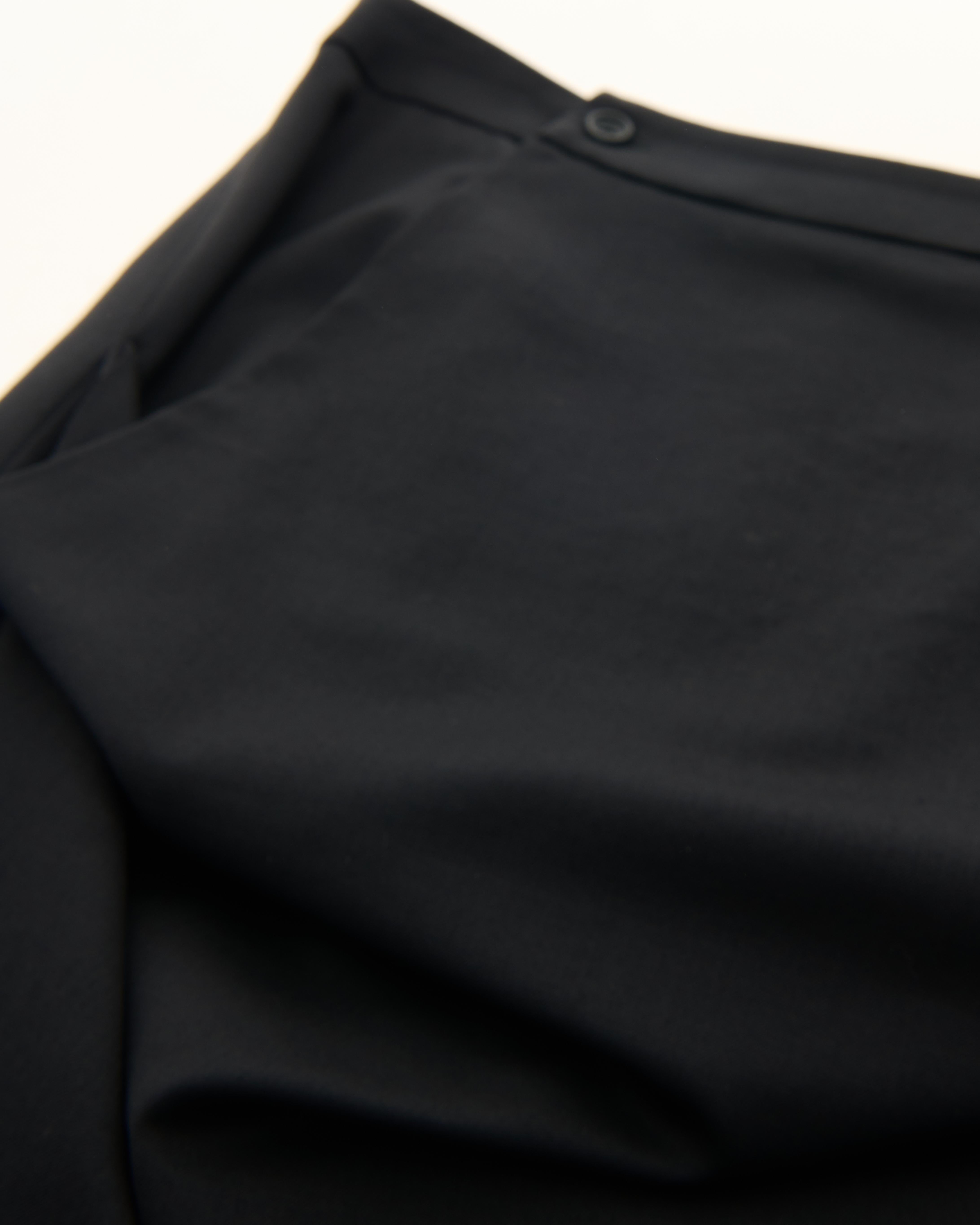Women's Alexander McQueen F/W 2001 Black Paneled Skirt For Sale