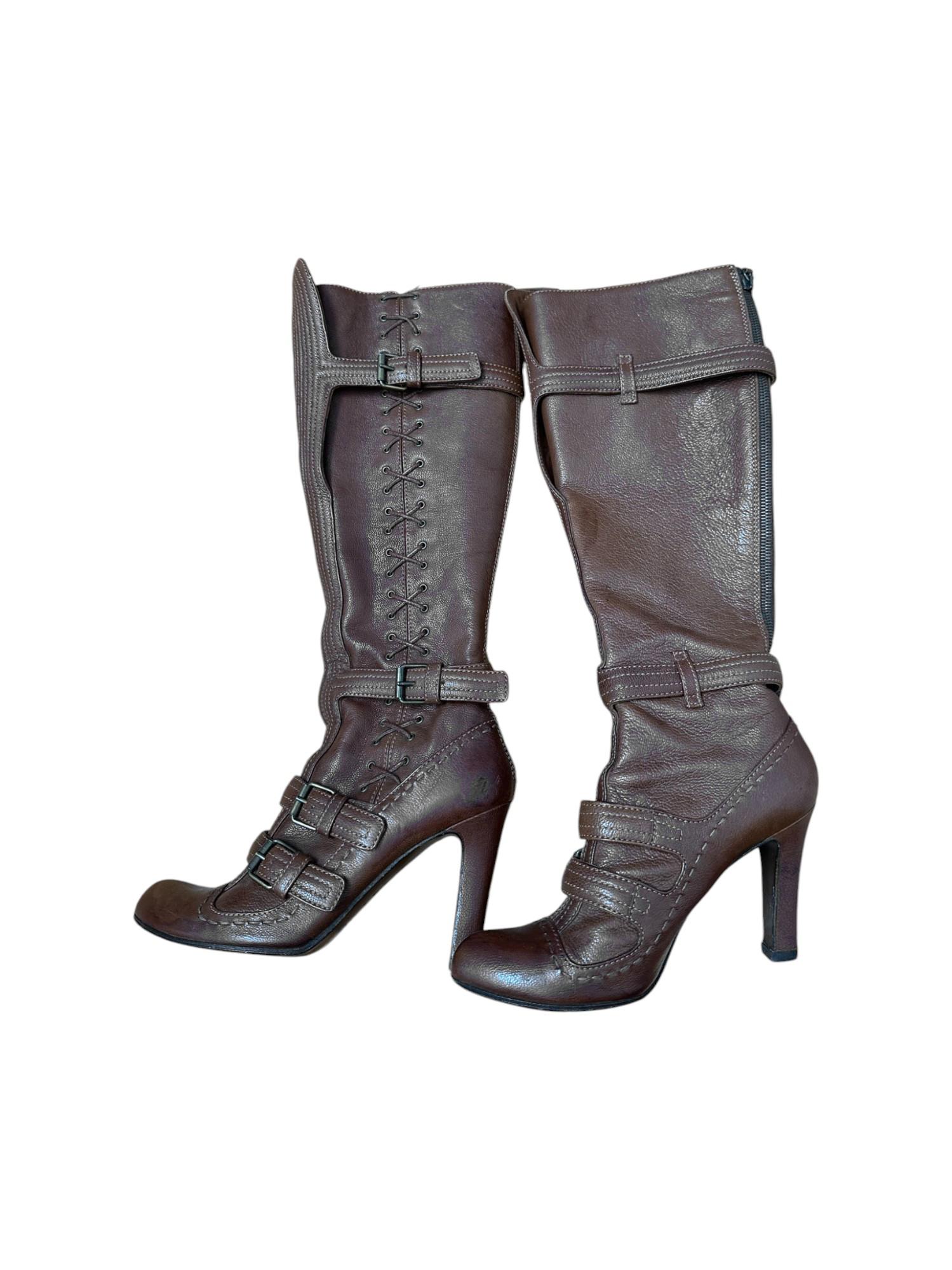 Botas de piel marrón con cordones Alexander McQueen F/W 2006 en Excelente estado para la venta en Caserta, IT
