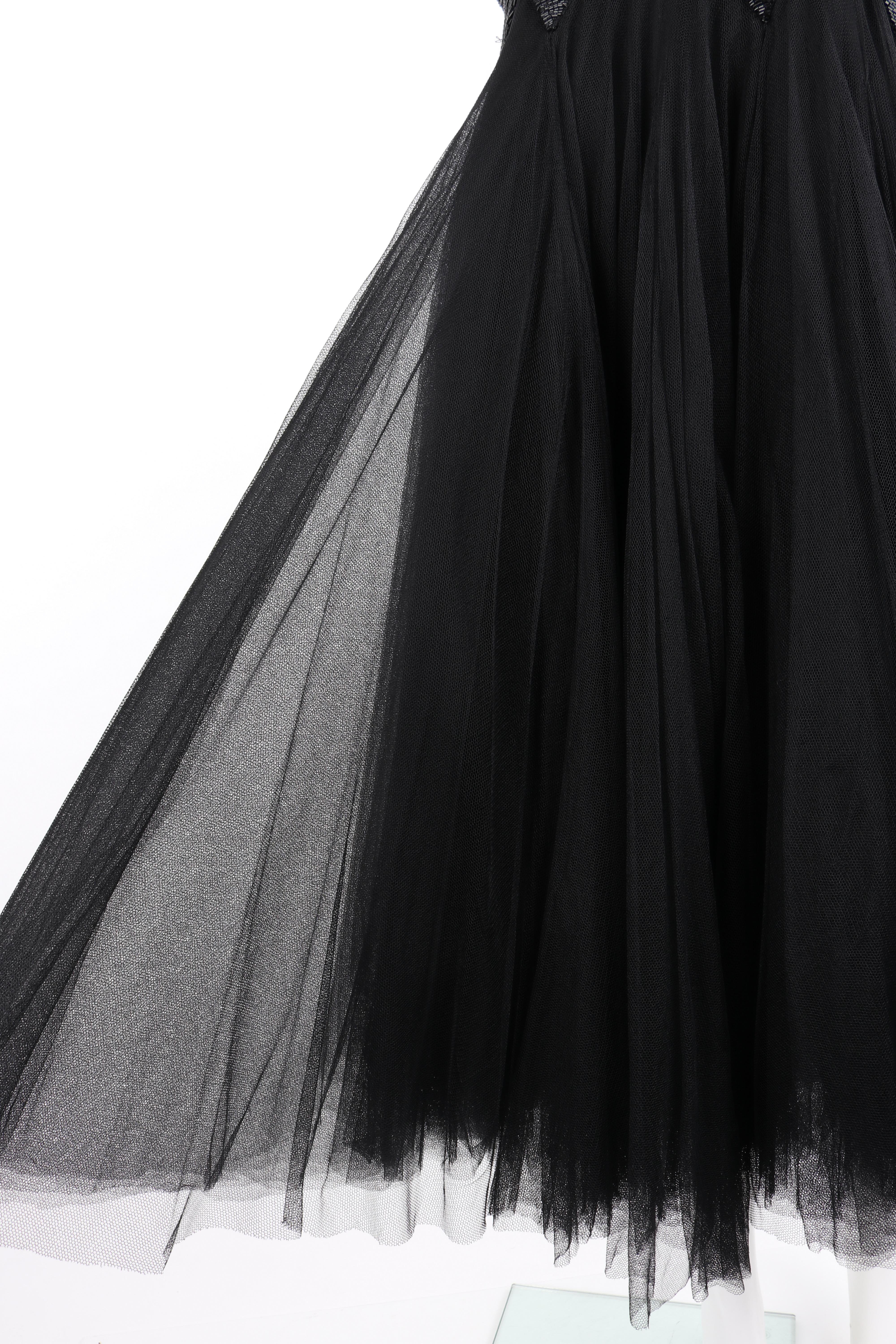 ALEXANDER McQUEEN F/H 2007 - Robe dos nu perlé en tulle superposé noir en vente 5