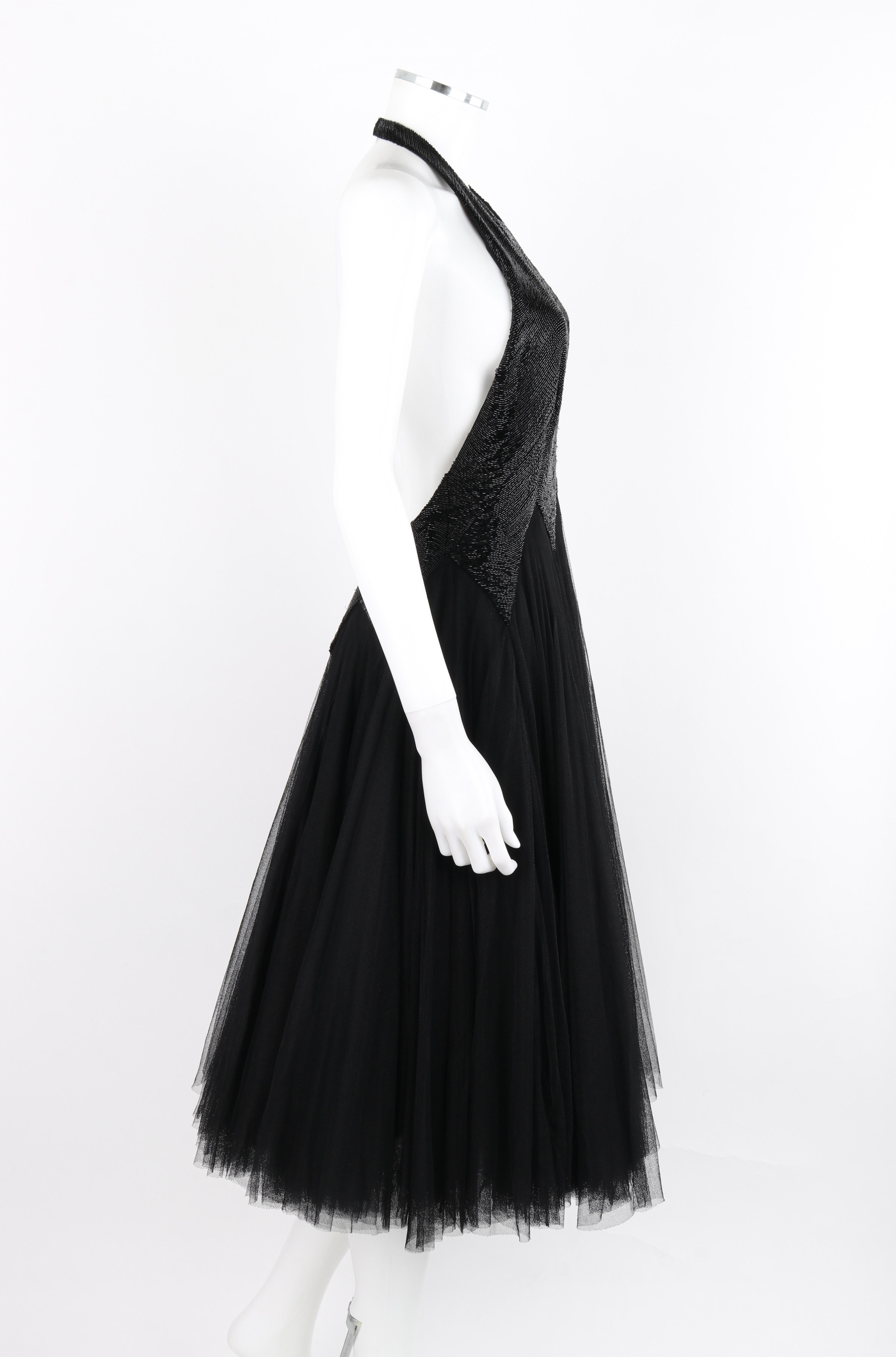 ALEXANDER McQUEEN F/H 2007 - Robe dos nu perlé en tulle superposé noir Bon état - En vente à Thiensville, WI