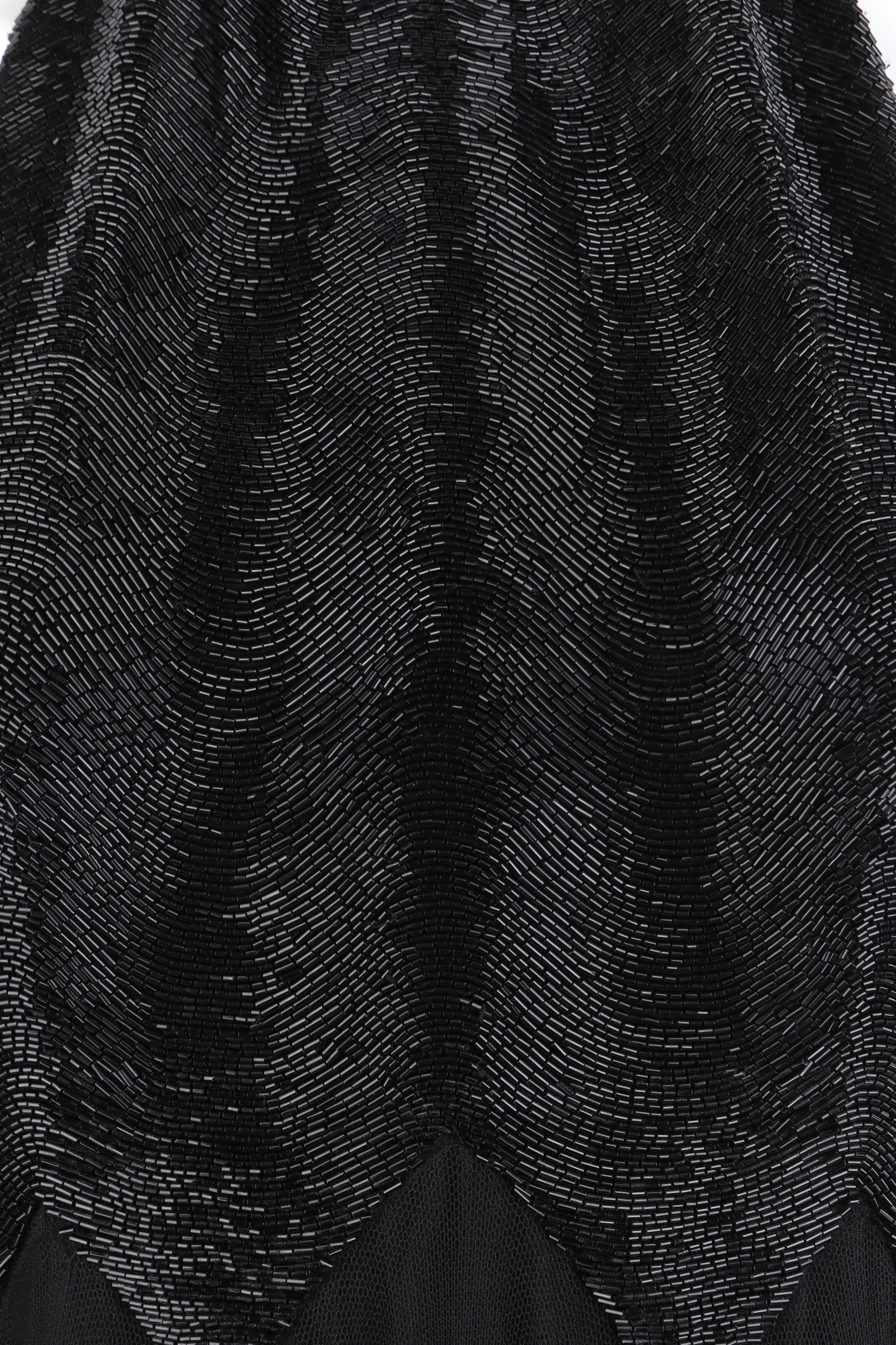 ALEXANDER McQUEEN F/H 2007 - Robe dos nu perlé en tulle superposé noir en vente 3