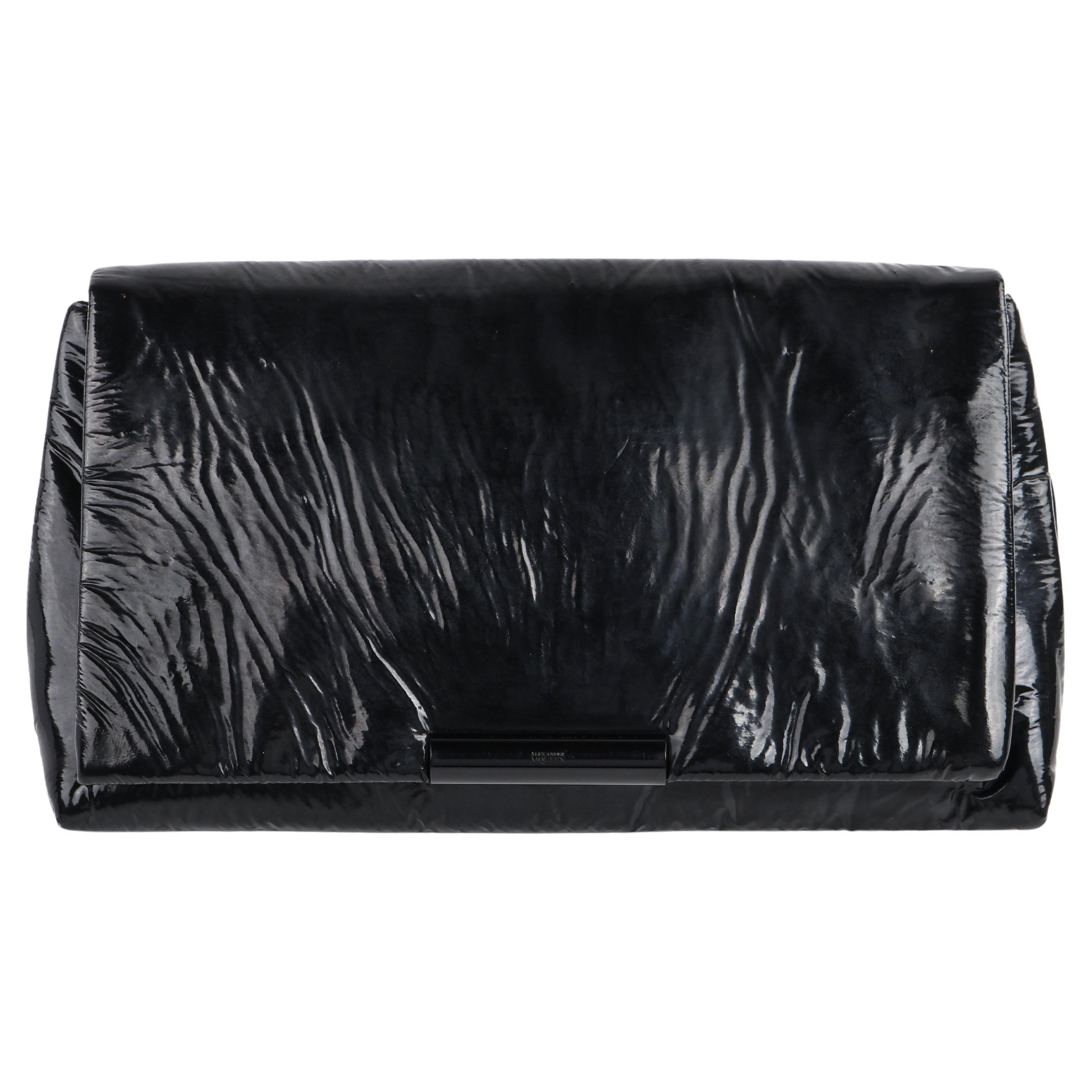 ALEXANDER McQUEEN F W 2009 Black Crinkled Patent Leather Large Trash Bag Clutch For Sale at 1stDibs