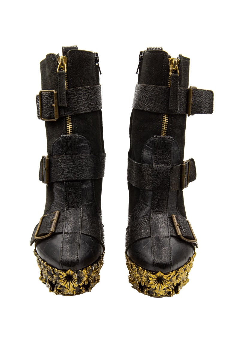 Alexander McQueen Fall 2010 Ready-To-Wear Black Leather Ankle Boots at ...