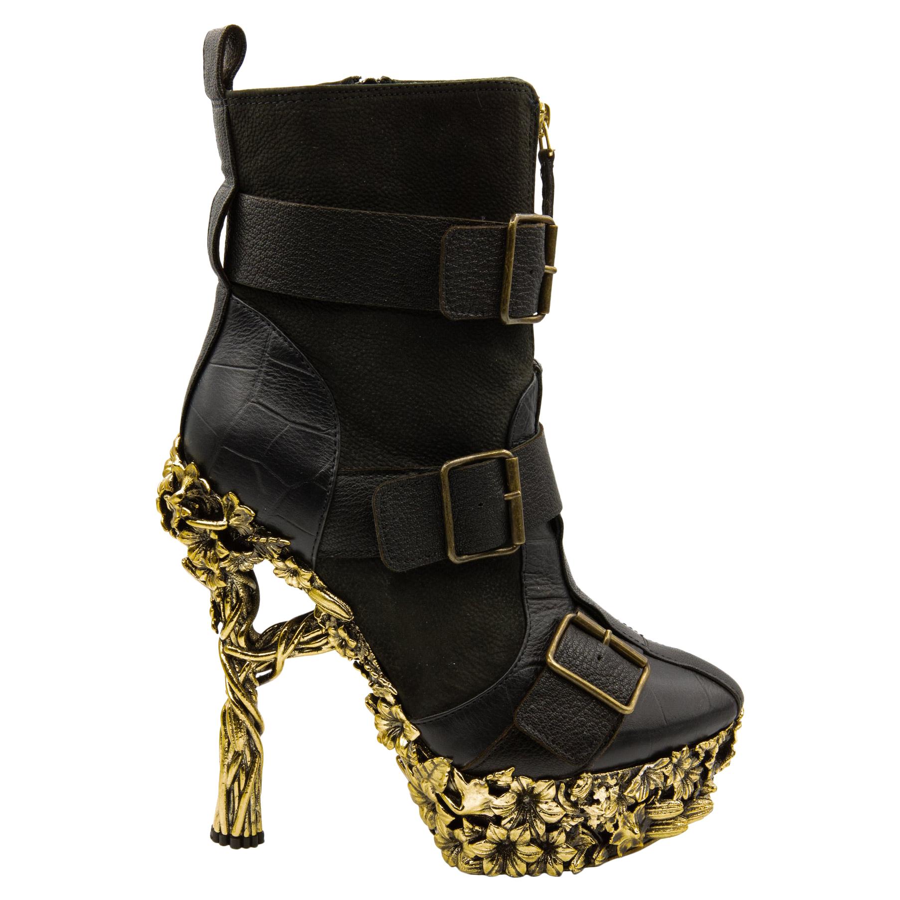 Alexander McQueen Fall 2010 Ready-To-Wear Black Leather Ankle Boots