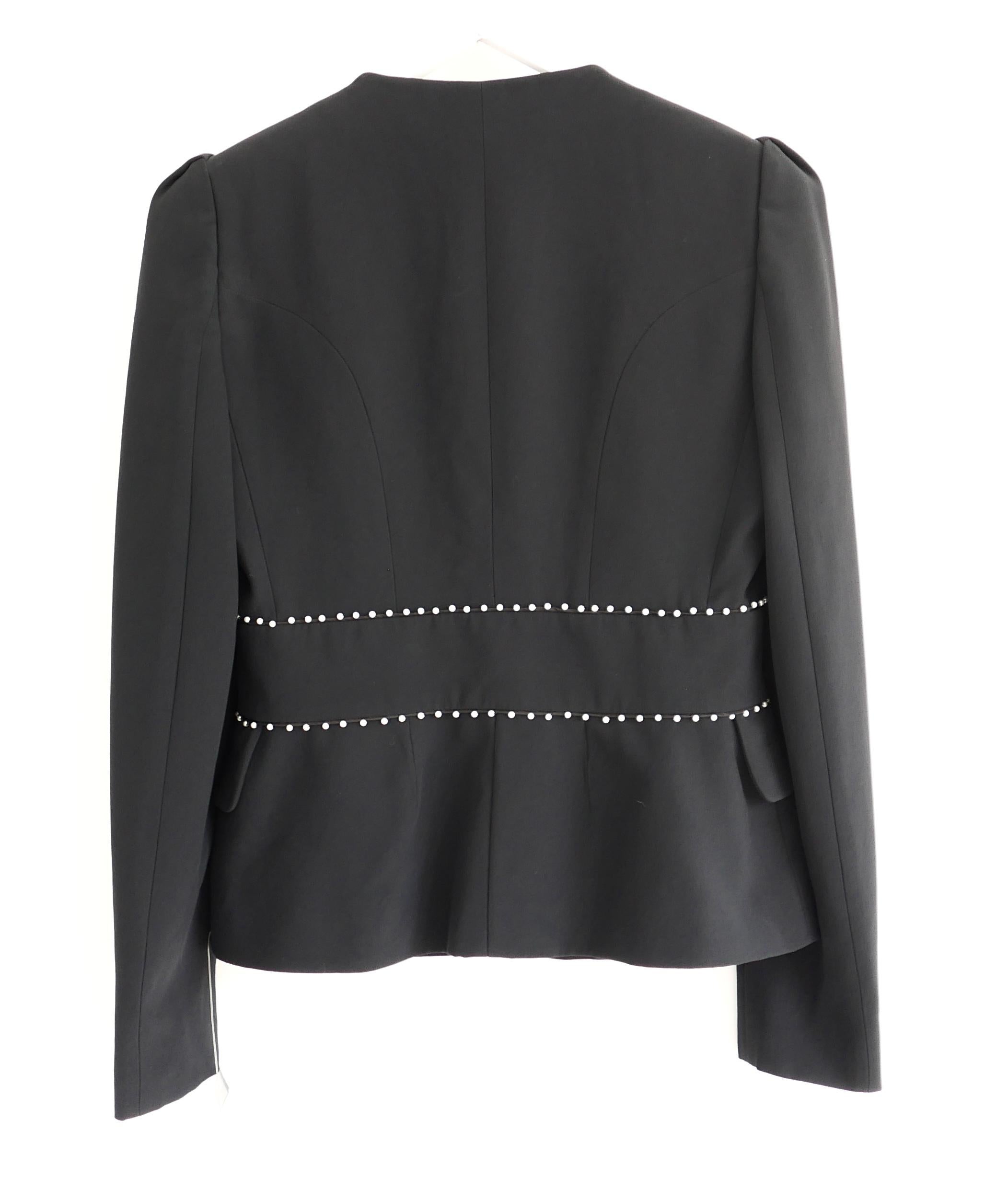 Alexander McQueen Otoño 2013 Chaqueta Blazer con adornos de perlas en Nuevo estado para la venta en London, GB