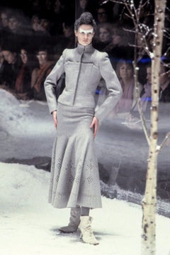 Chaqueta de lana técnica gris de Alexander McQueen, colección otoño-invierno 1999