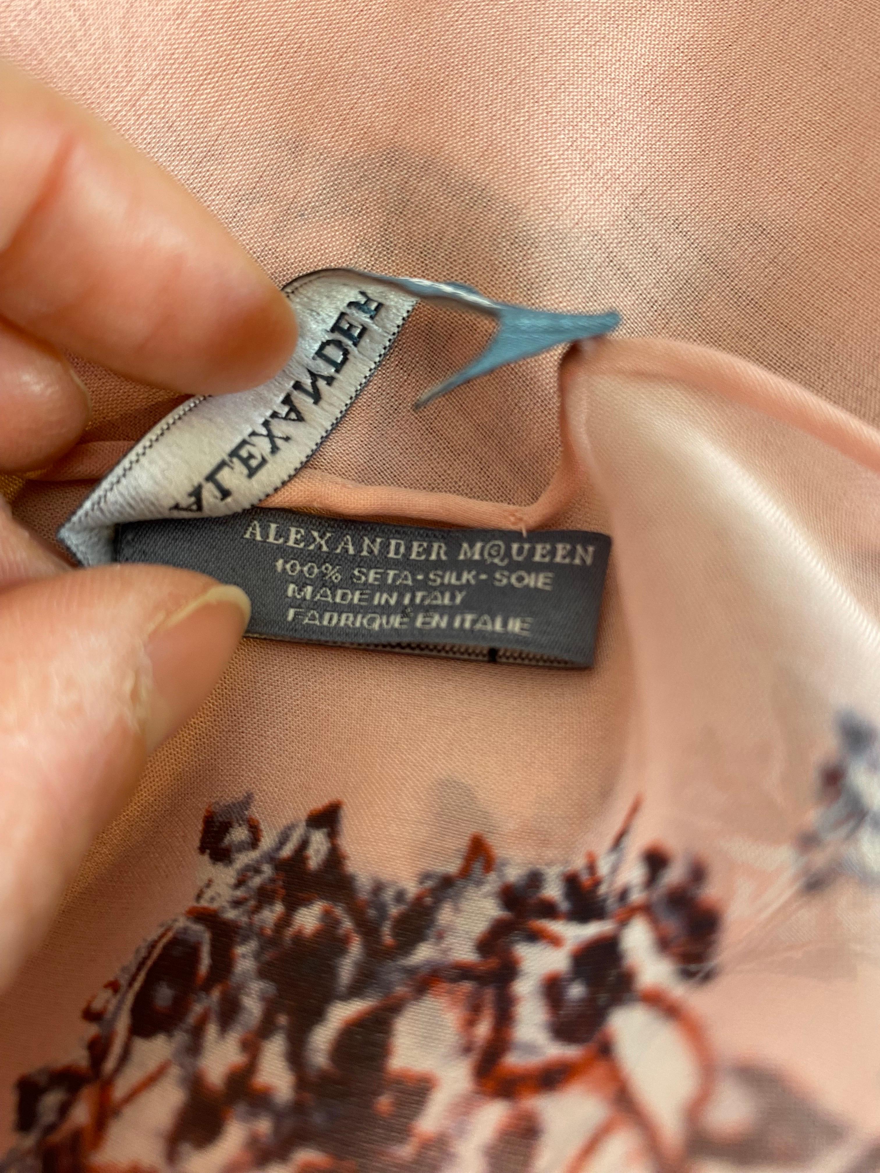 Women's or Men's Alexander McQueen foulard For Sale