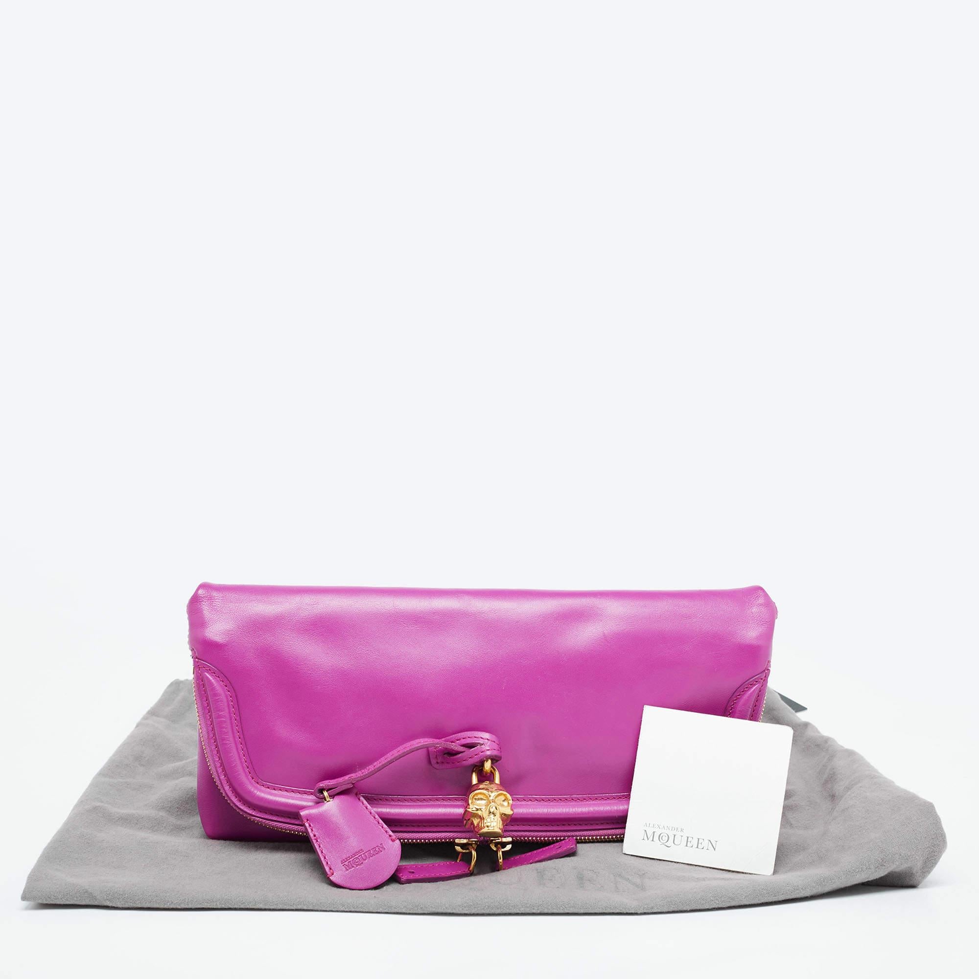 Alexander McQueen Fucshia Leather Skull Padlock Fold Over Clutch For Sale 8