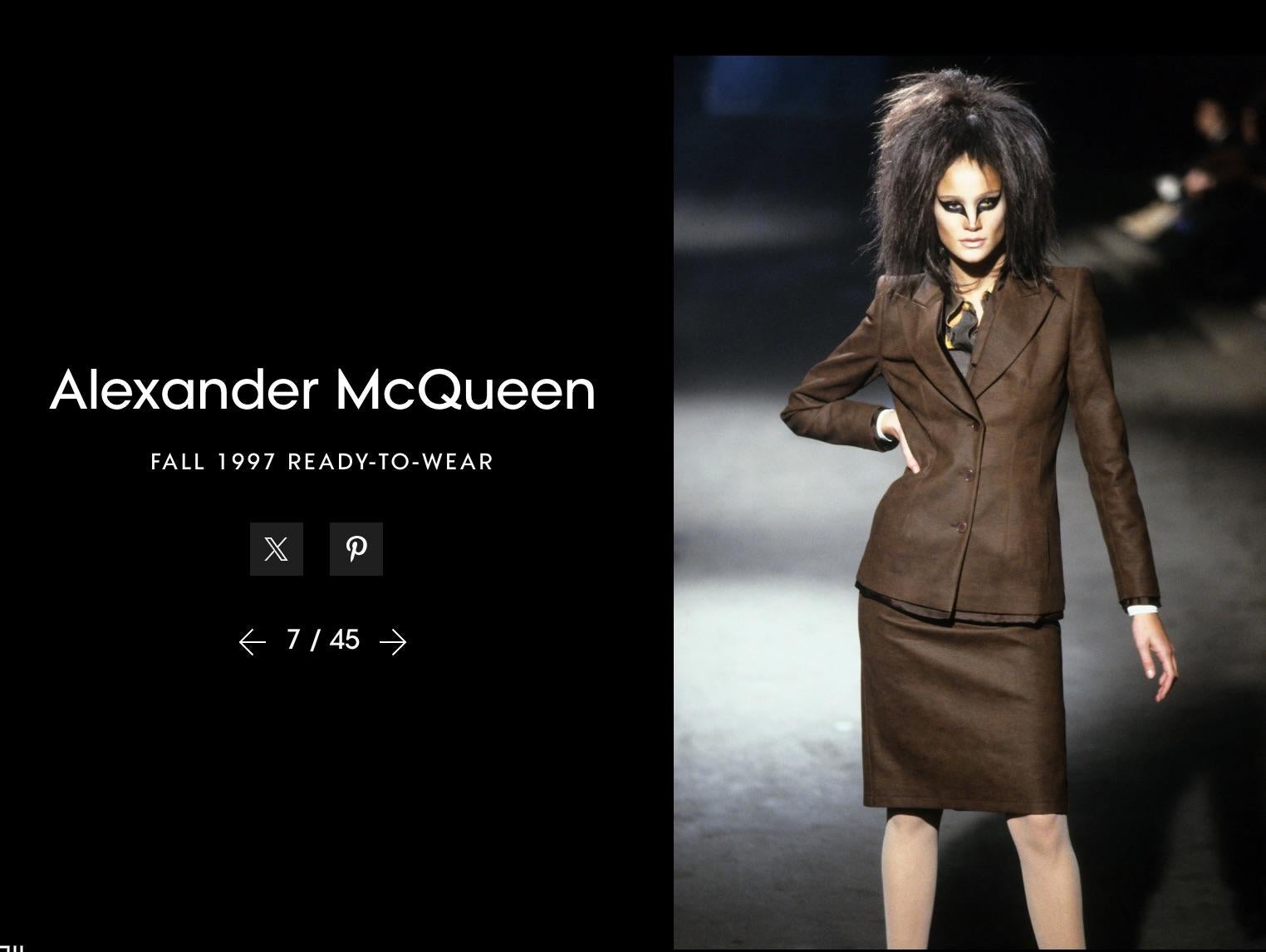 Alexander McQueen H/W 1997 „ It's A Jungle Out There“ Nadelstreifen-Rockanzug  im Angebot 9