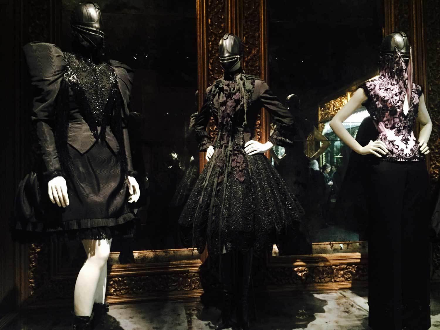 Alexander McQueen FW 2002 Black Silk Blouse Top Jacket For Sale 5