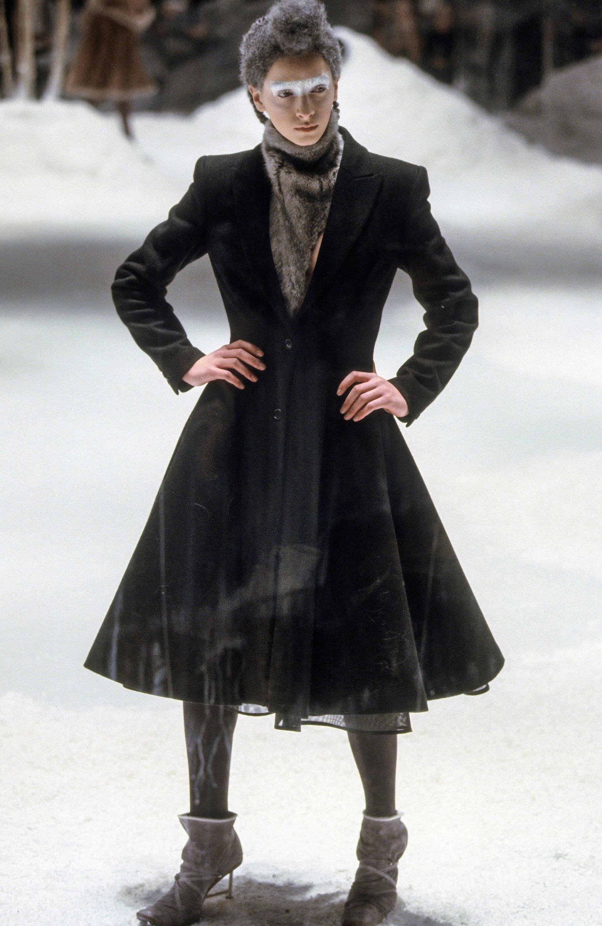 ALEXANDER MCQUEEN FW 99 Iconic and Rare Flared Coat with Crinoline 1