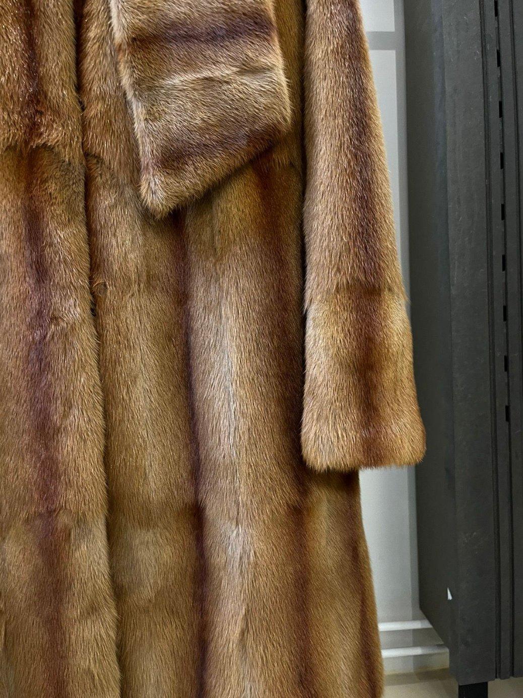 Alexander McQueen F/W 2005 Fur Shawl Coat For Sale 8