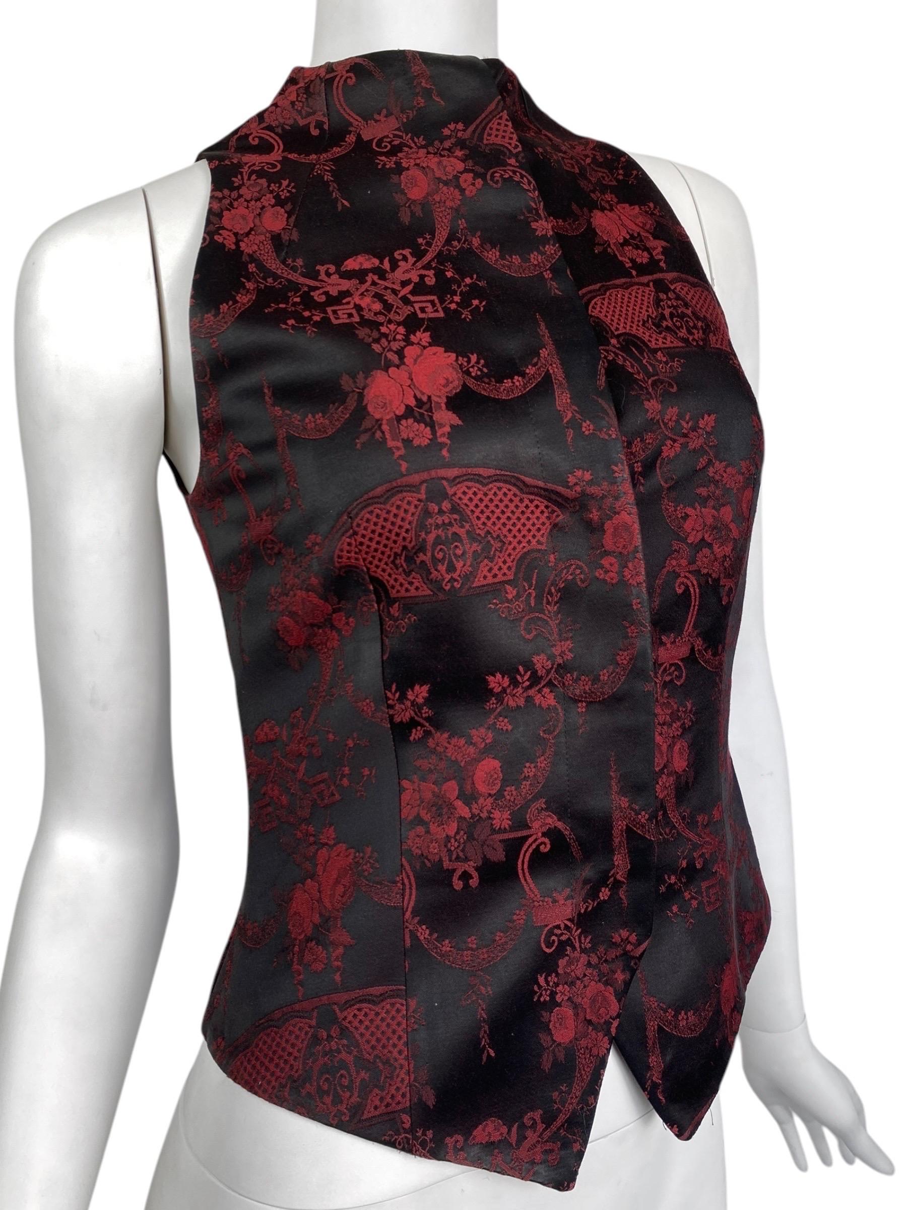 ALEXANDER MCQUEEN fw1998 «JOAN» BLACK & RED JACQUARD FLORAL WAISTCOAT In Excellent Condition In PARIS, FR