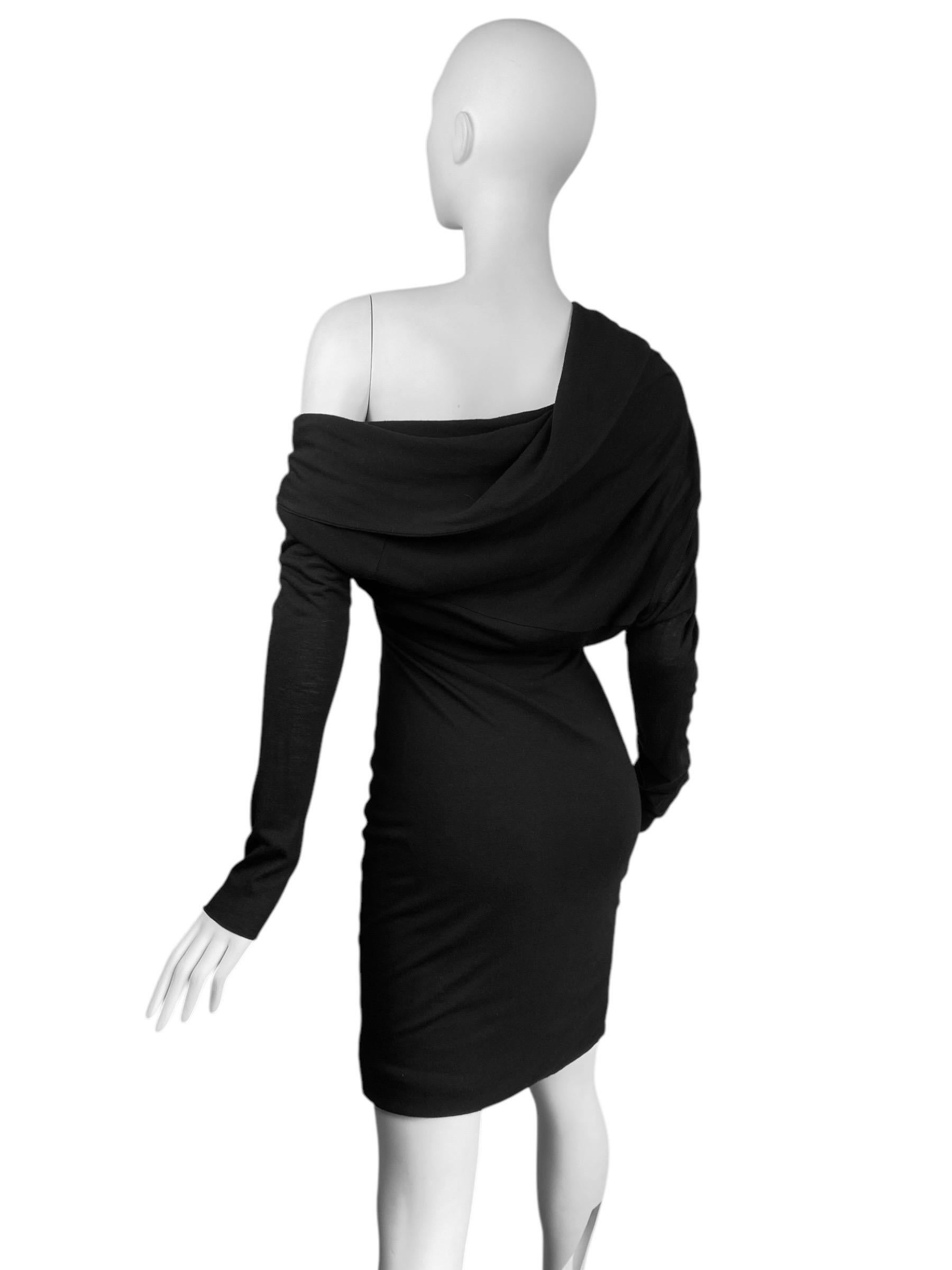 ALEXANDER MCQUEEN fw2008 «THE GIRL WHO LIVED IN A TREE» BLACK HOODED DRESS 5