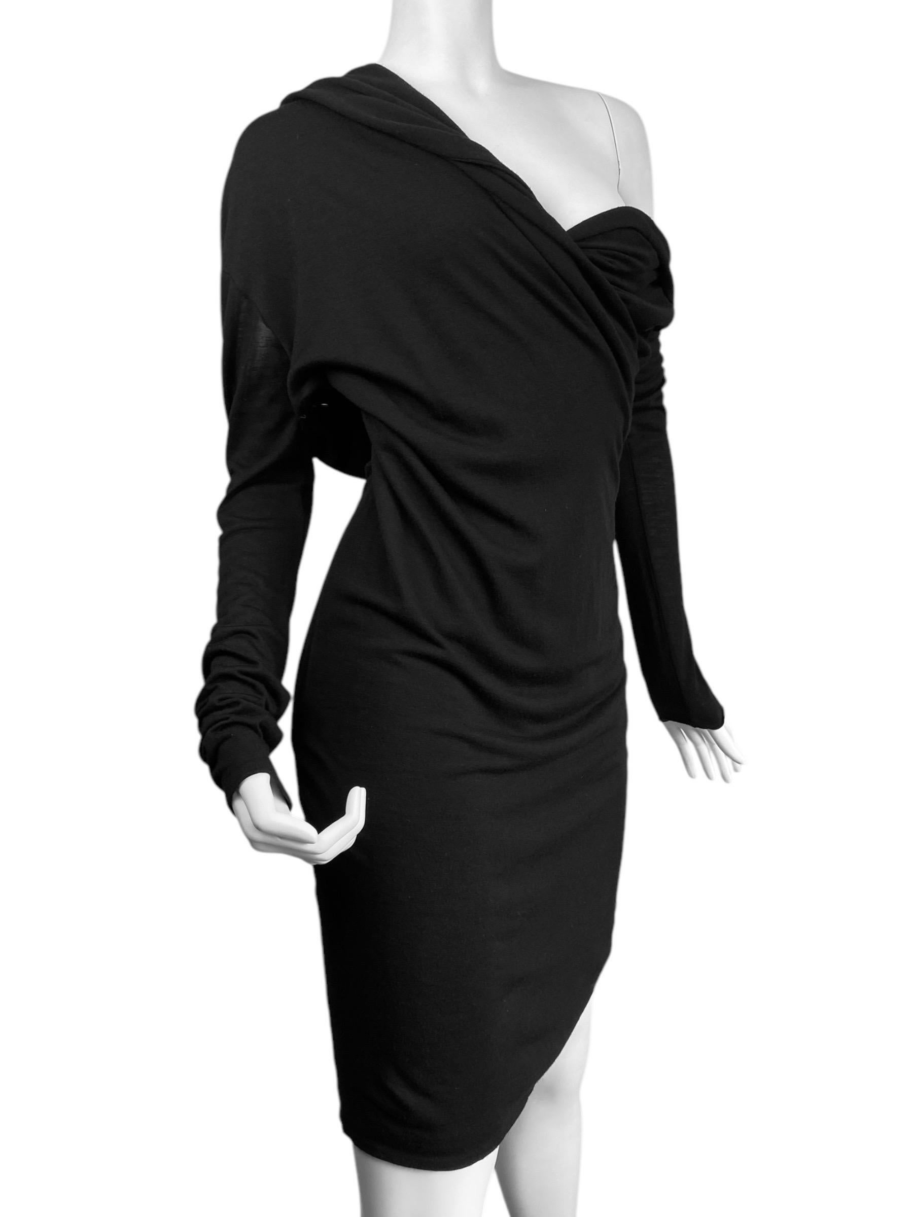 ALEXANDER MCQUEEN fw2008 «THE GIRL WHO LIVED IN A TREE» BLACK HOODED DRESS 3