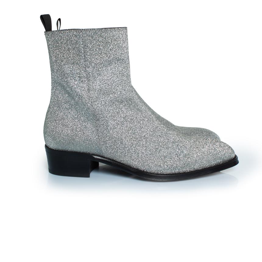 Alexander McQueen, Botines de purpurina en plata en venta 1